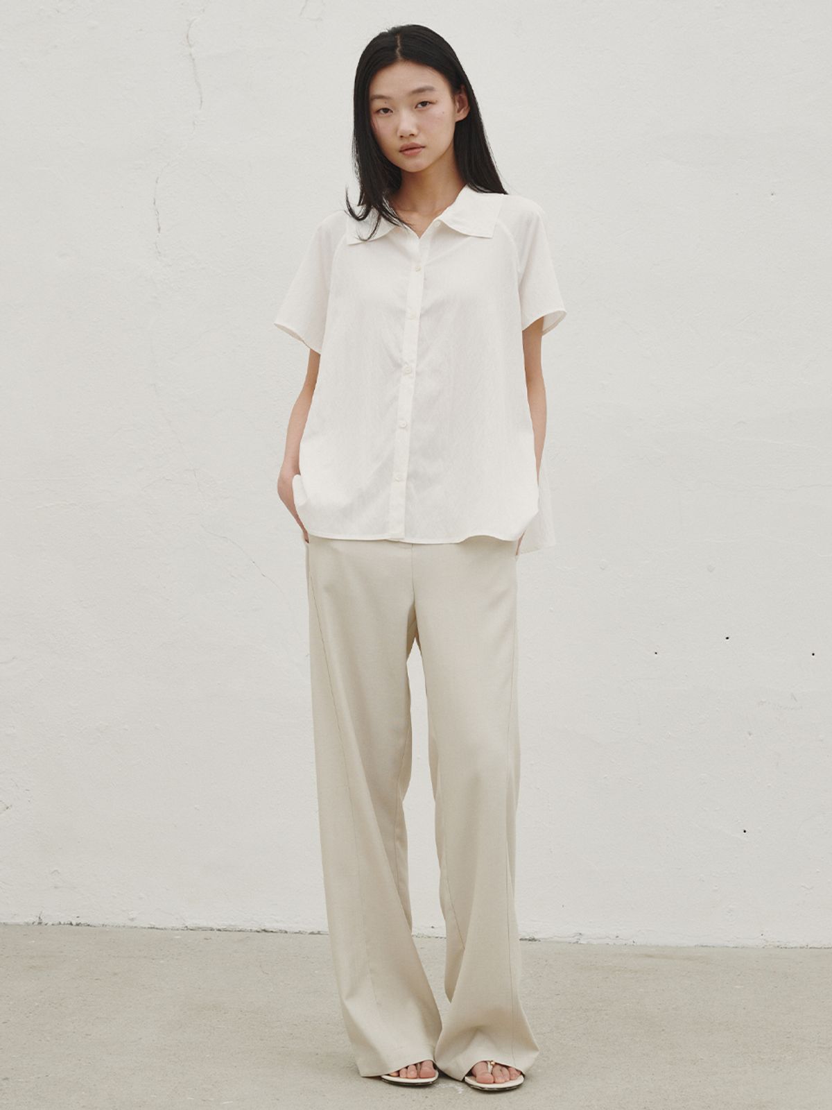 누브(NOUVE) 투웨이 플레어 블라우스 - 아이보리 / Two-way Flare Blouse - Ivory