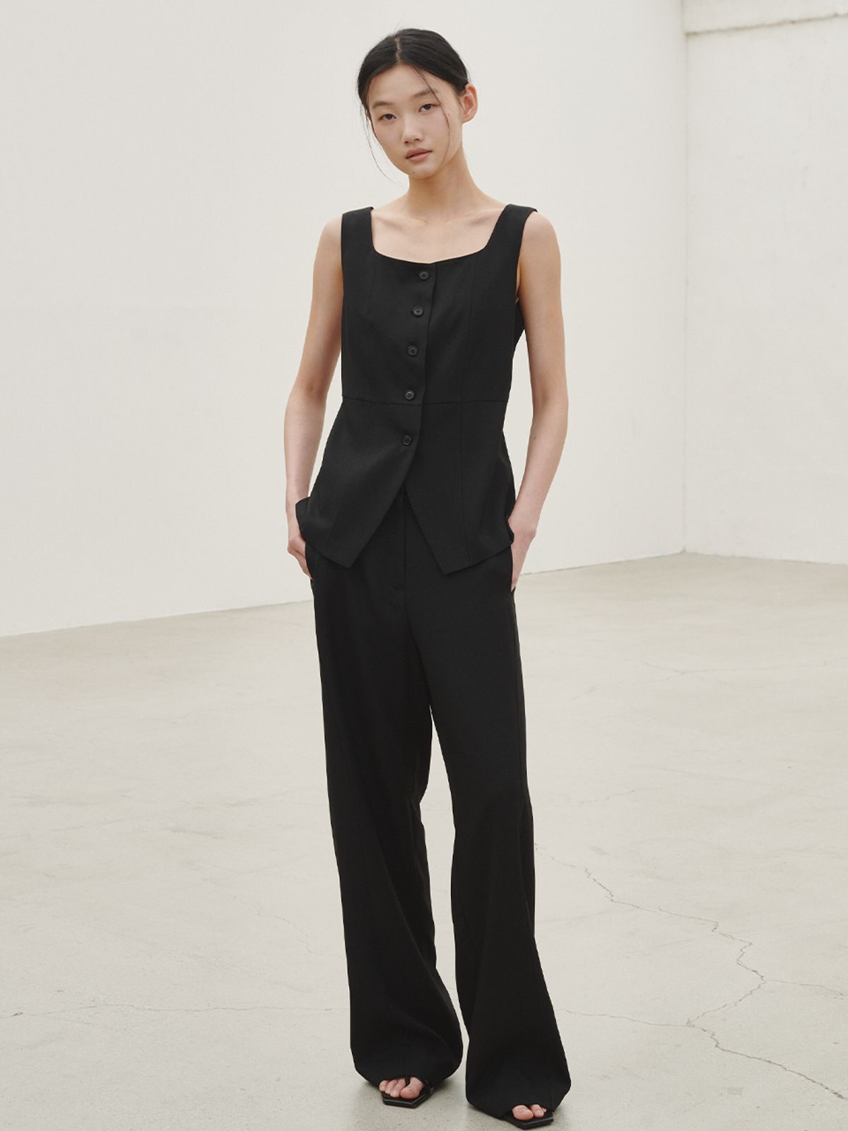 누브(NOUVE) 린넨 베스트 블라우스 - 블랙 / Linen Vest Blouse - Black