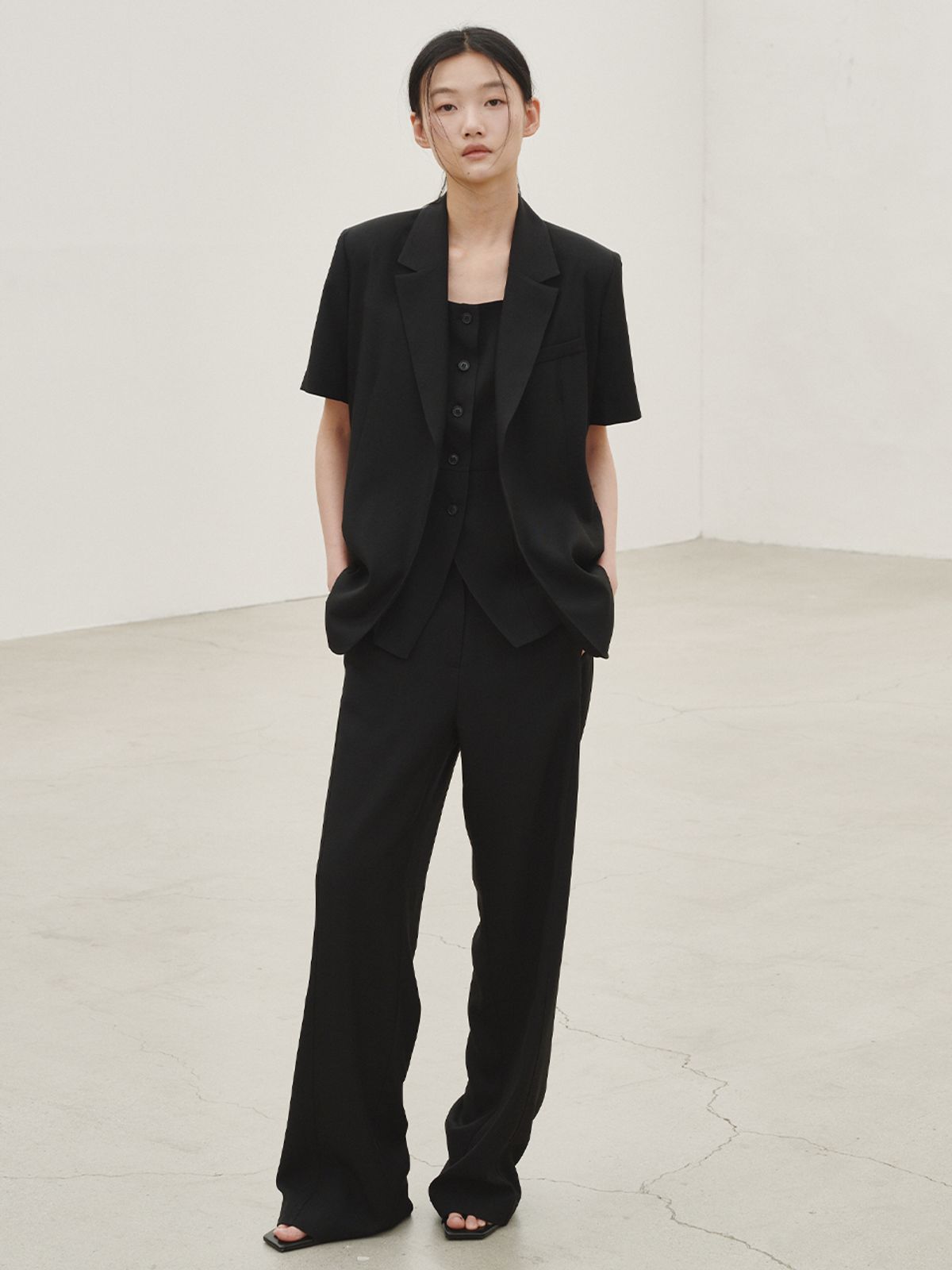 누브(NOUVE) 린넨 벨티드 자켓 -블랙 / Linen Belted Jacket - Black