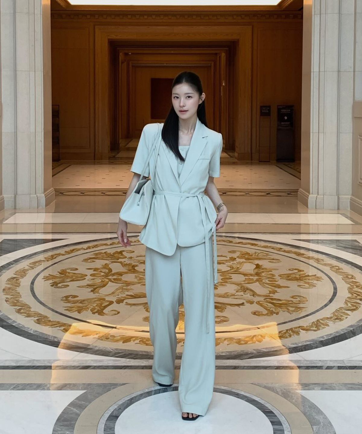 누브(NOUVE) 린넨 벨티드 자켓 - 아이보리 / Linen Belted Jacket - Ivory