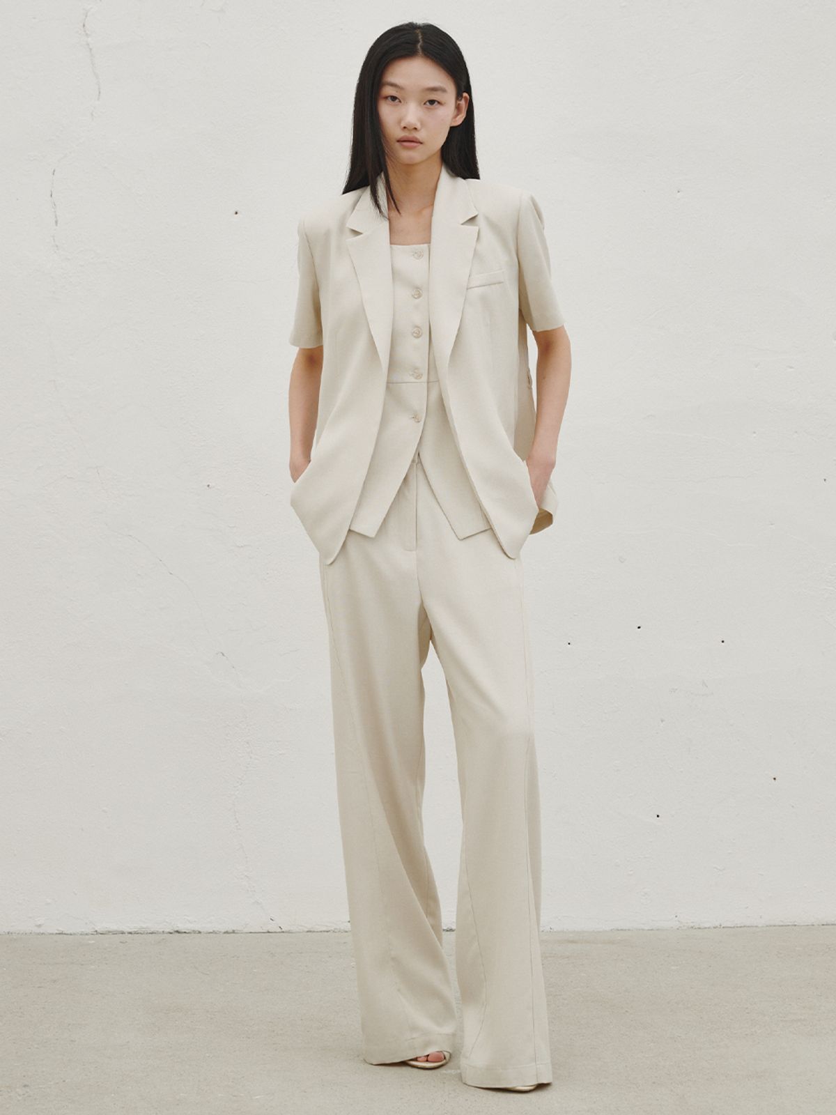 누브(NOUVE) 린넨 베스트 블라우스 셋업 - 아이보리 / Linen Vest Blouse Set up - Ivory