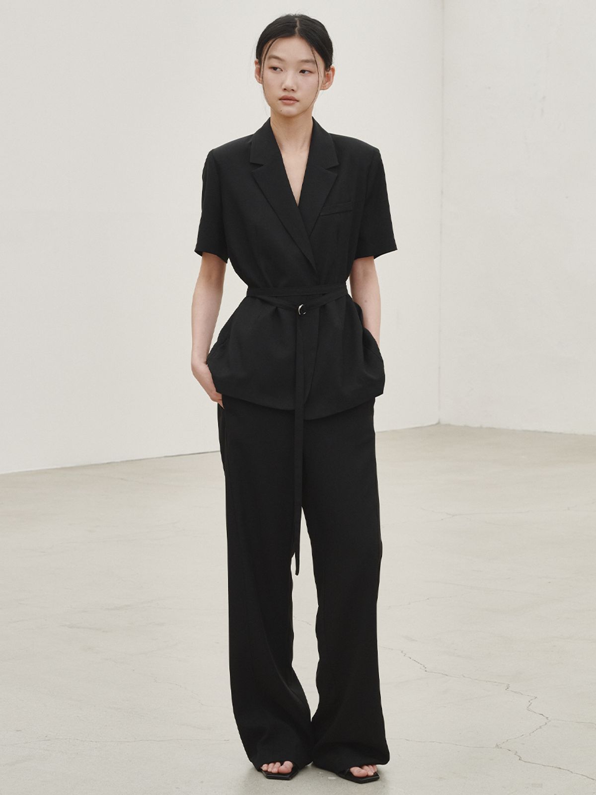 누브(NOUVE) 린넨 벨티드 자켓 셋업 - 블랙 / Linen Belted Jacket Set up - Black