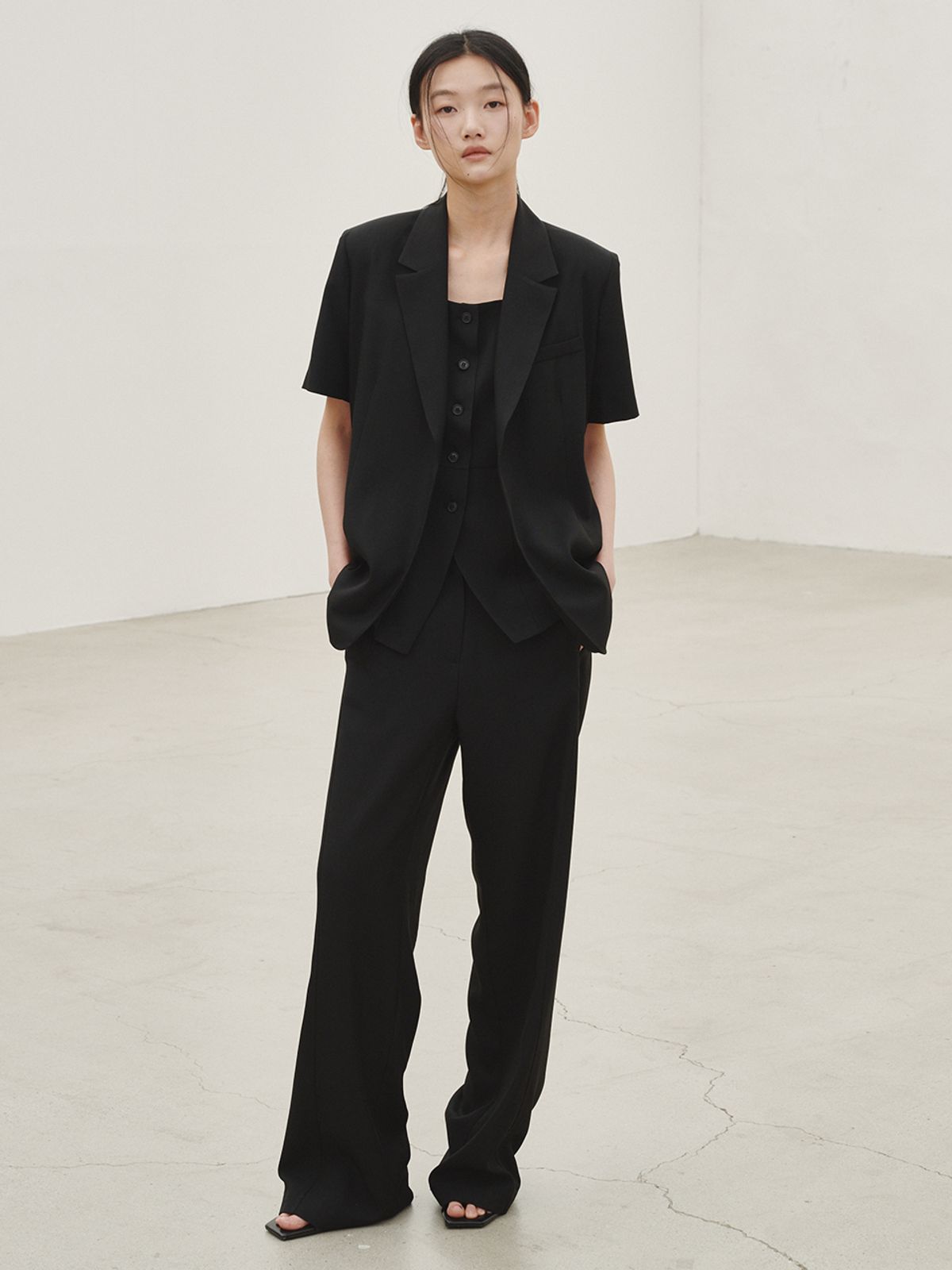 누브(NOUVE) 린넨 벨티드 자켓 셋업 - 블랙 / Linen Belted Jacket Set up - Black