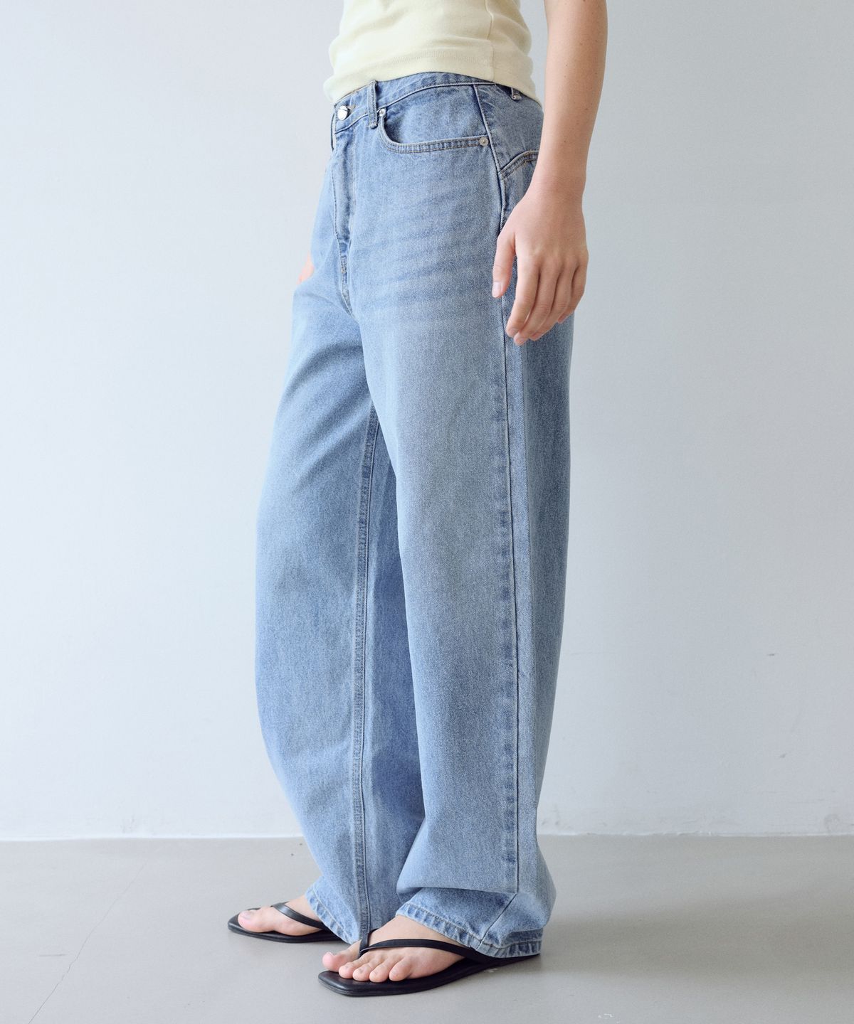 유라고(URAGO) Curved washing denim pants