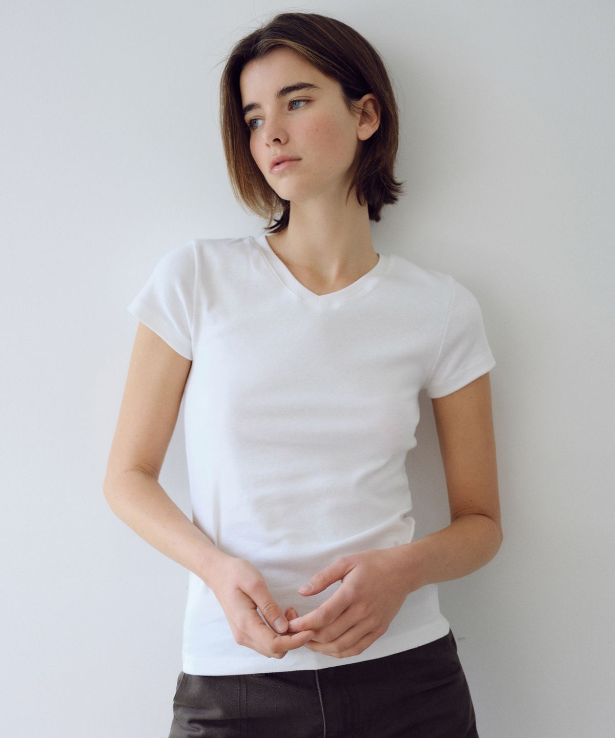 유라고(URAGO) Logo slim V-neck t-shirt