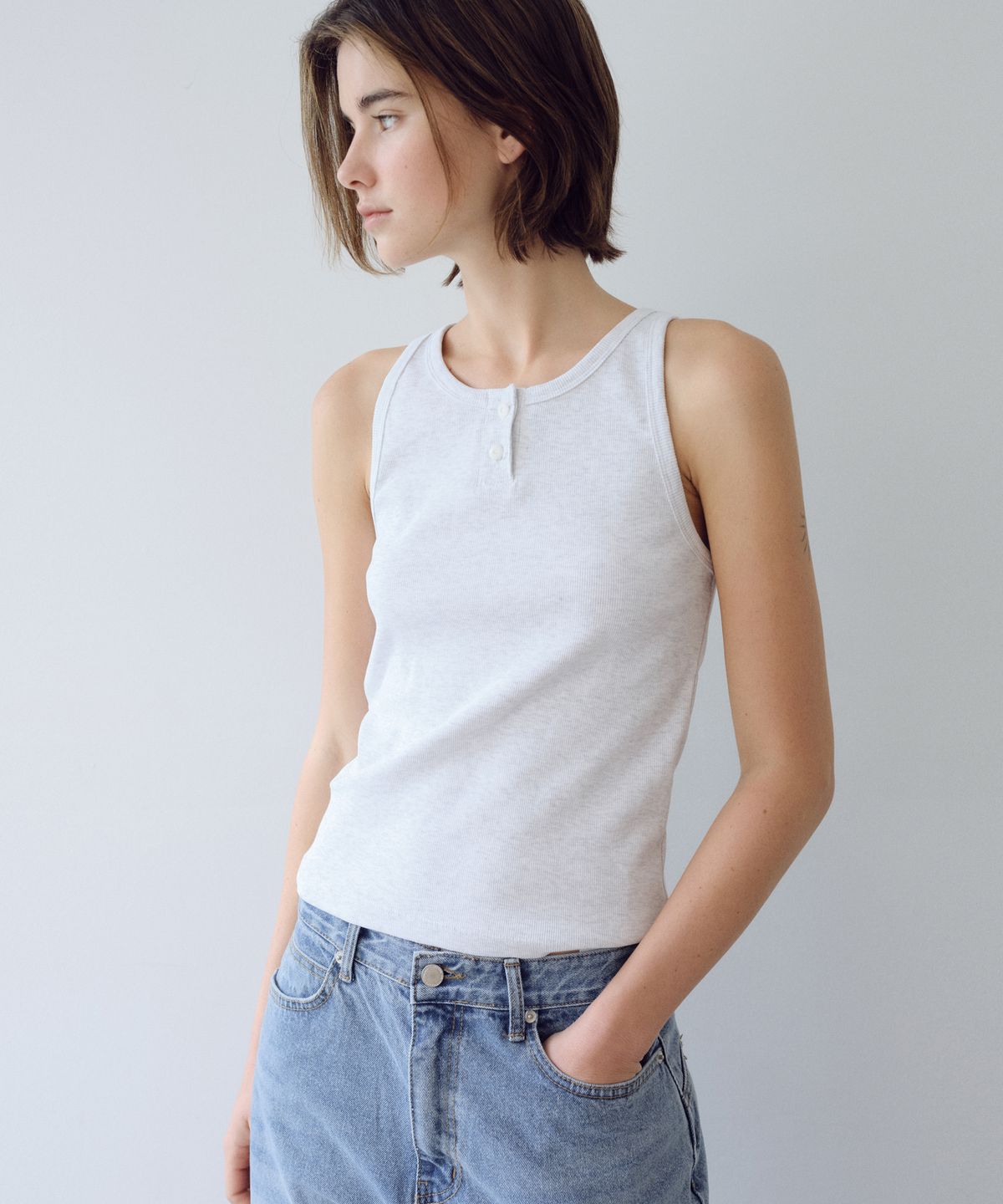 유라고(URAGO) Button sleeveless top