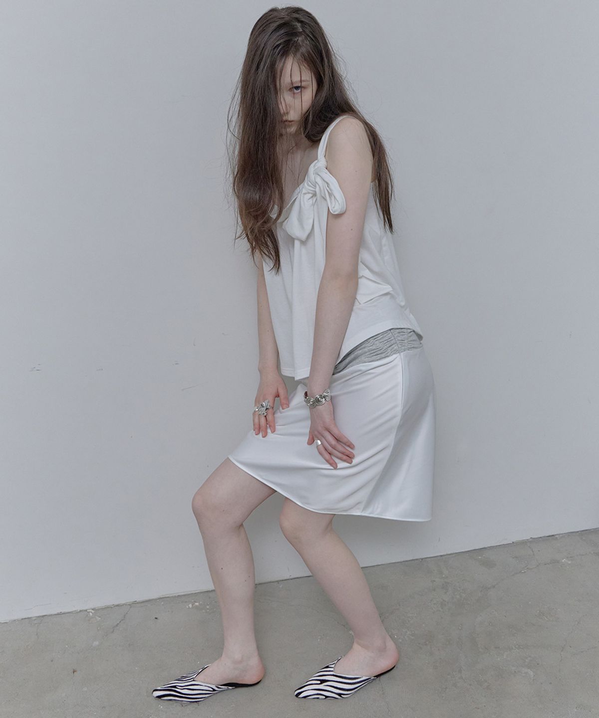 필세(PHILCE) Shirring Satin Midi Skirt, White