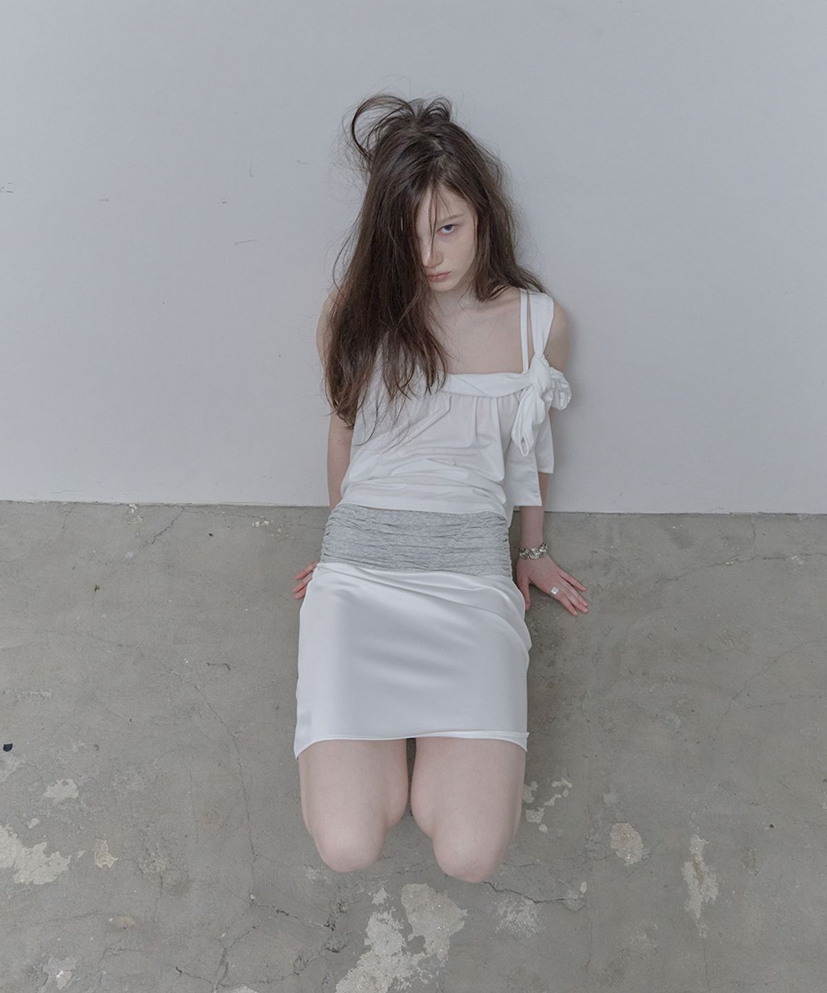 필세(PHILCE) Shirring Satin Midi Skirt, White