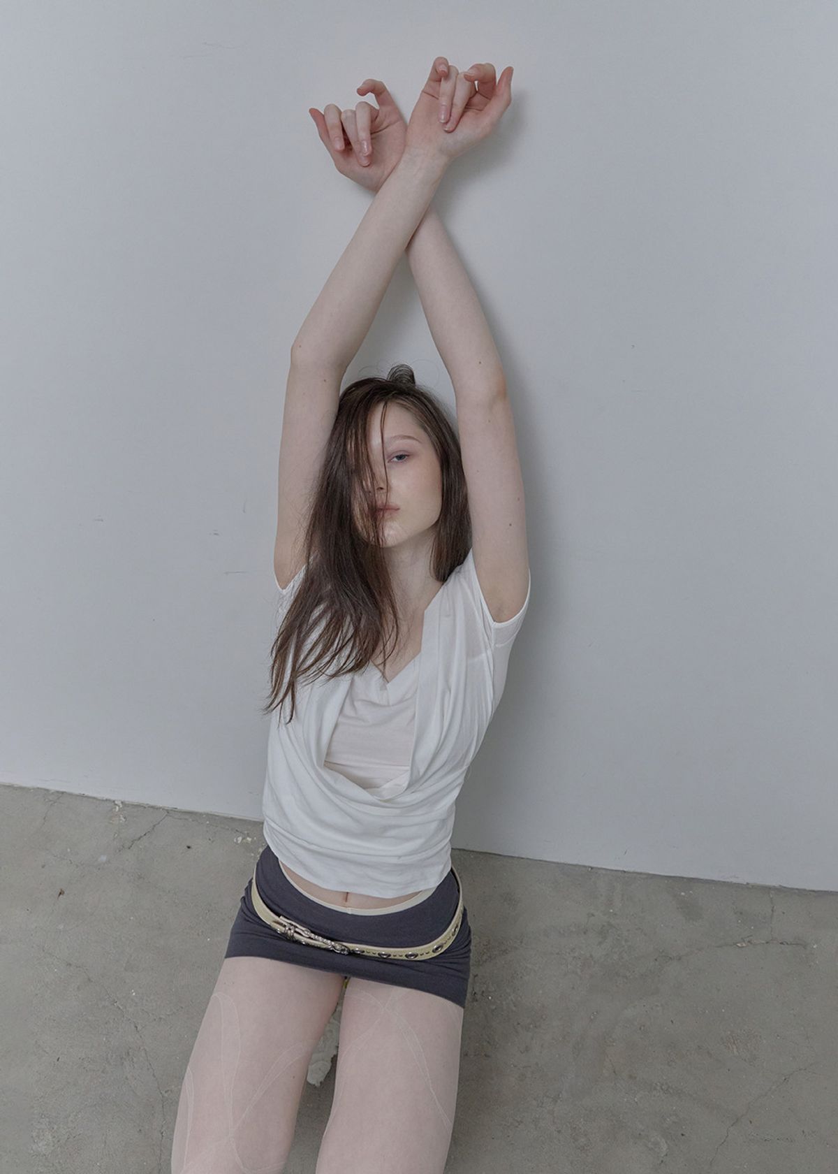 필세(PHILCE) Wrap Layered Short Sleeveless, White