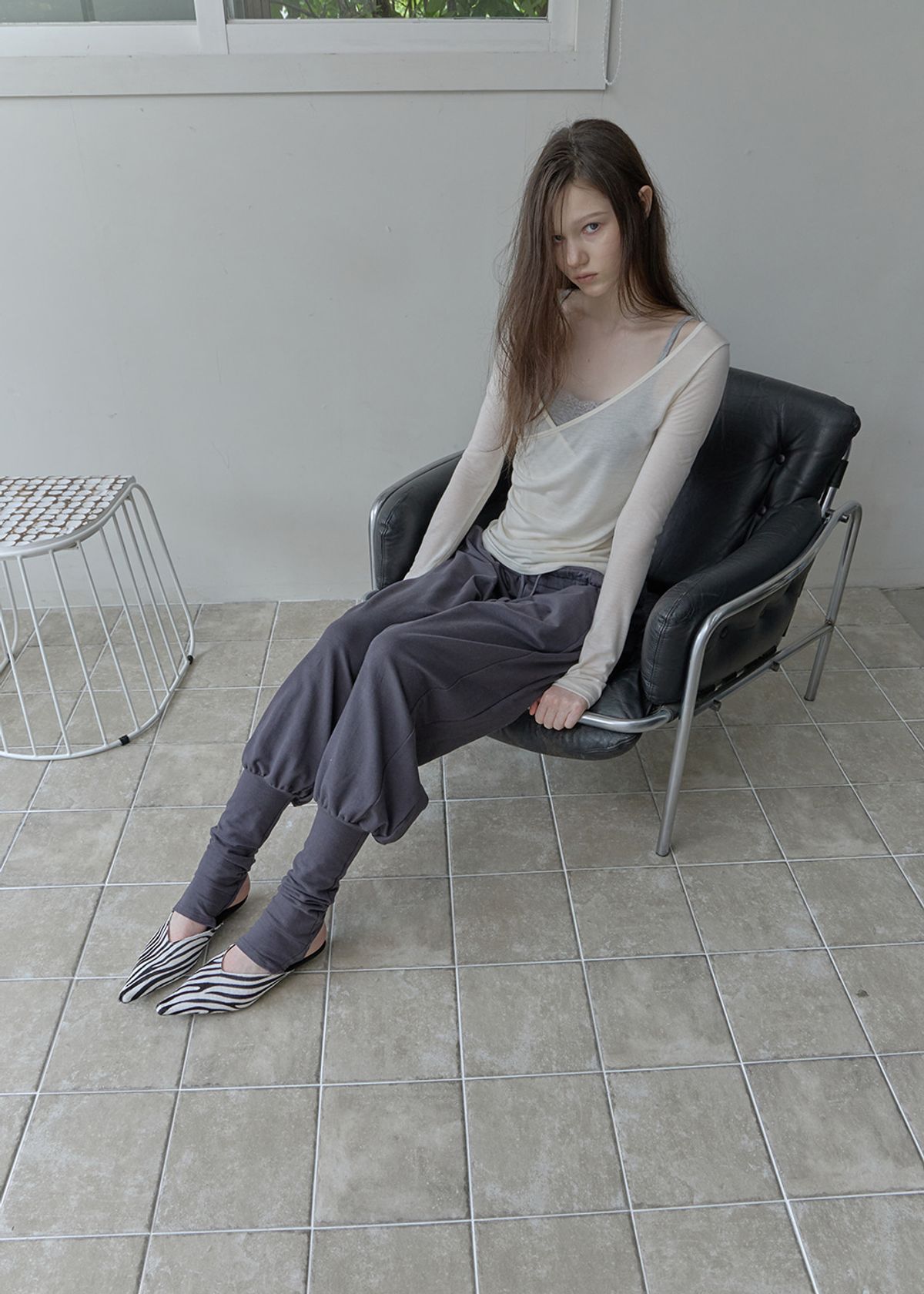 필세(PHILCE) Rolled waist warmer pants, Charcoal