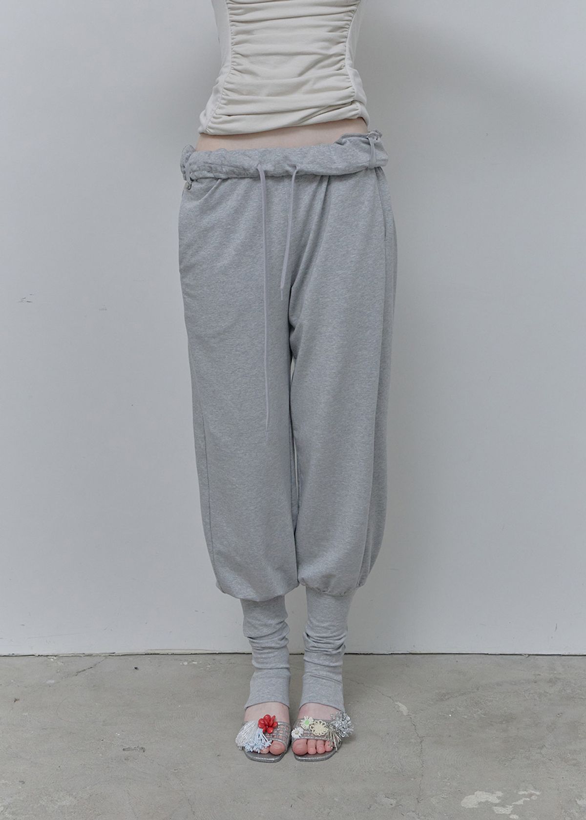 필세(PHILCE) Rolled waist warmer pants, Gray