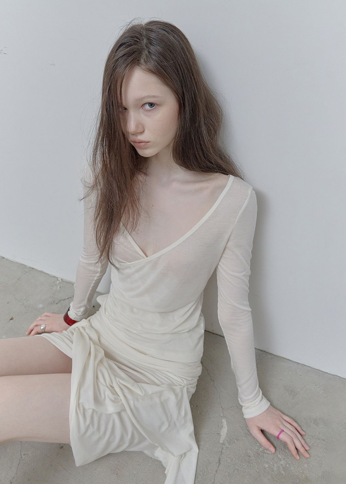 필세(PHILCE) See-through V-neck long-sleeved, Ivory