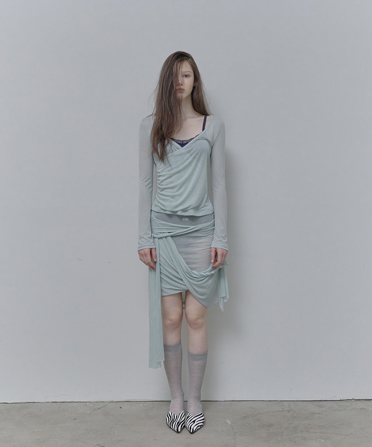 필세(PHILCE) See-through V-neck long-sleeved, Mint