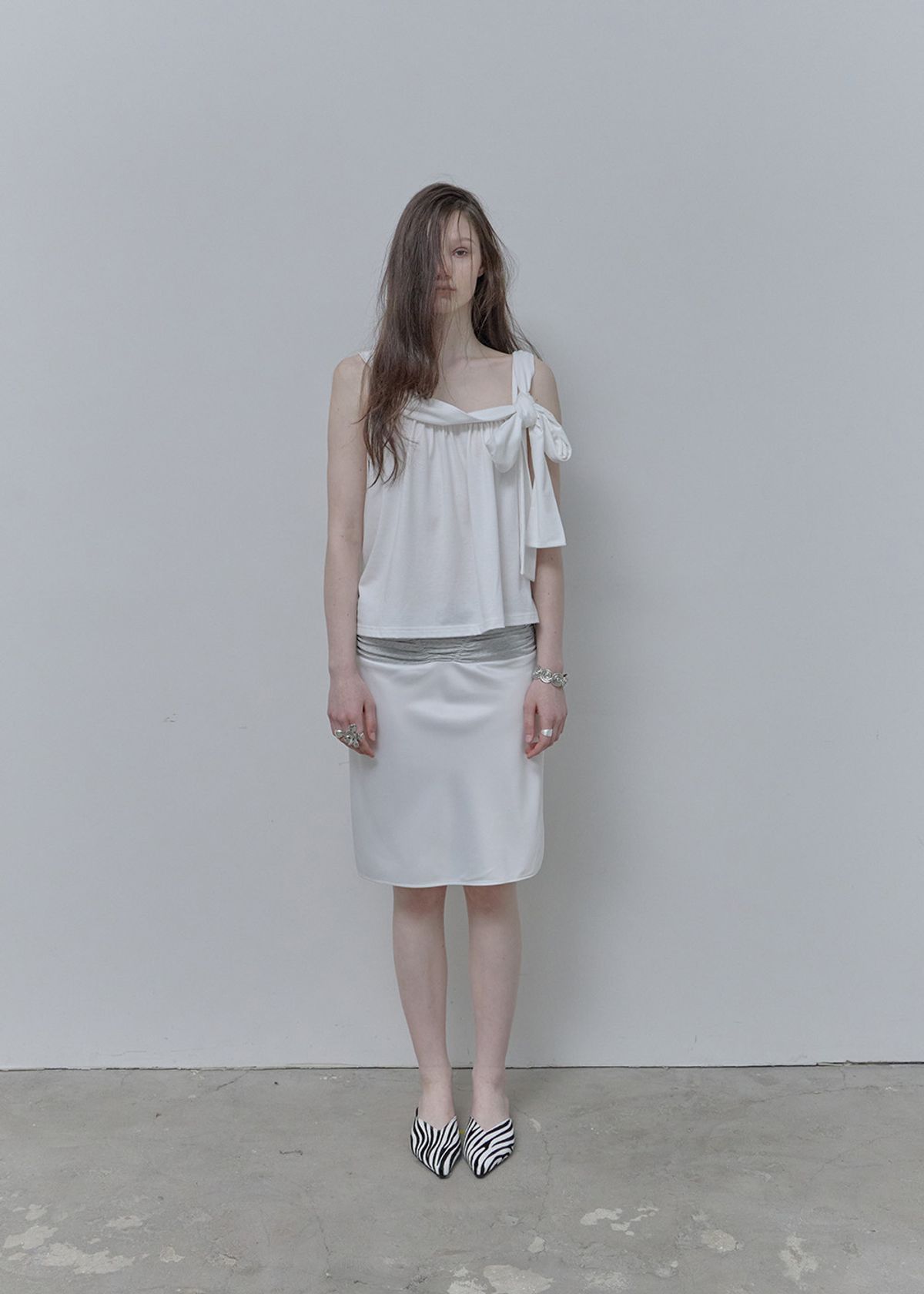 필세(PHILCE) Tied Sleeveless, White