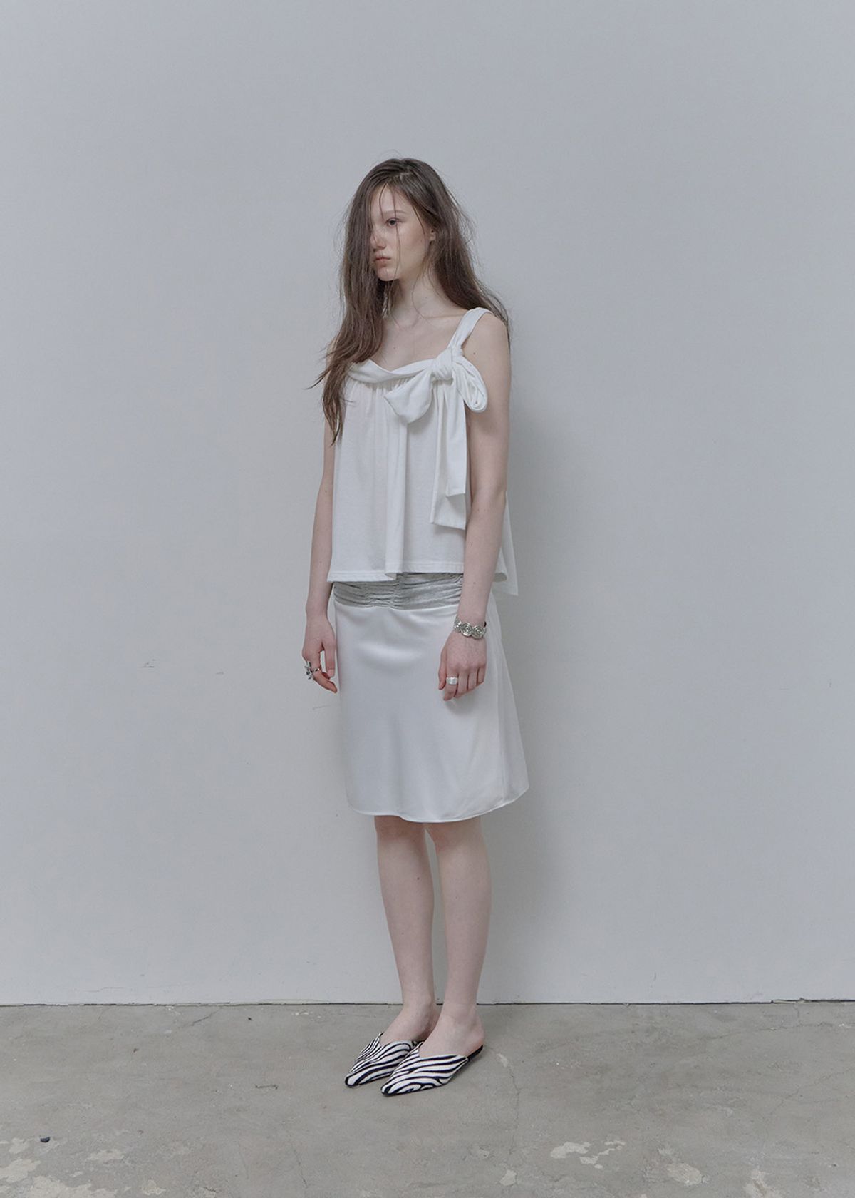 필세(PHILCE) Tied Sleeveless, White