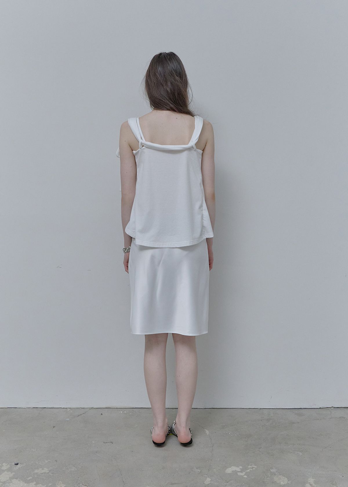 필세(PHILCE) Tied Sleeveless, White