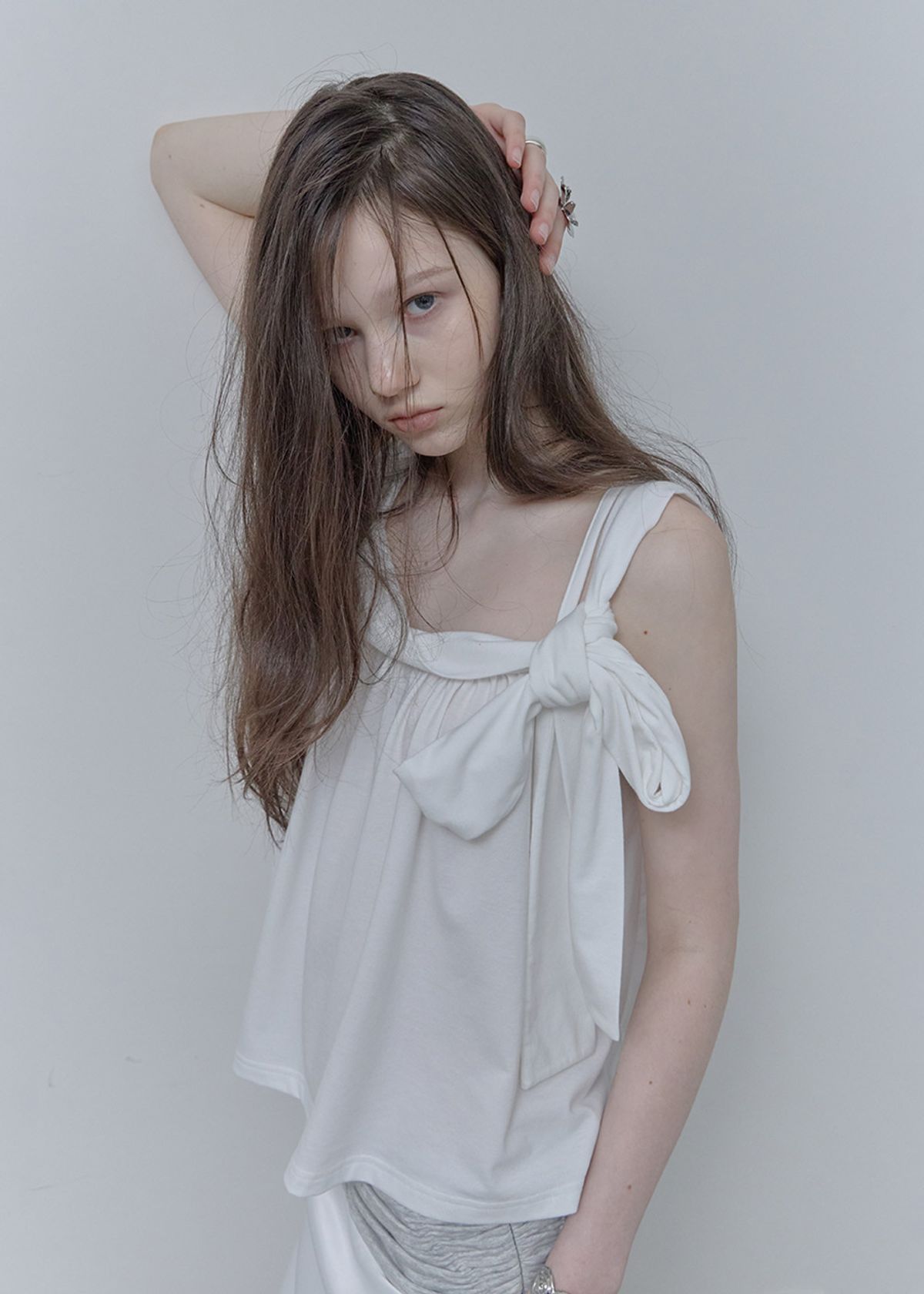 필세(PHILCE) Tied Sleeveless, White