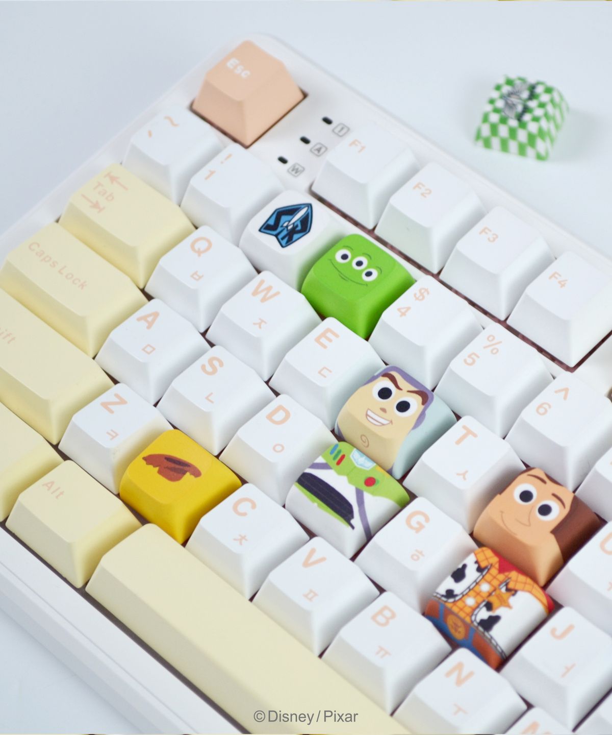 아이노케이(IKNOWK) 토이스토리 정사각형 키캡 키링