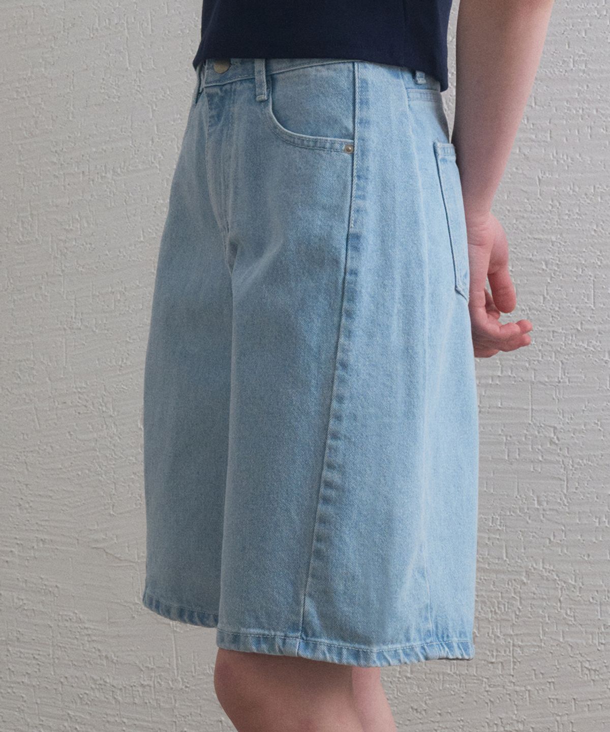 헤인트(HAINT) HARPER SIDE-CUTTING BERMUDA DENIM PANTS 2COL__LIGHT BLUE