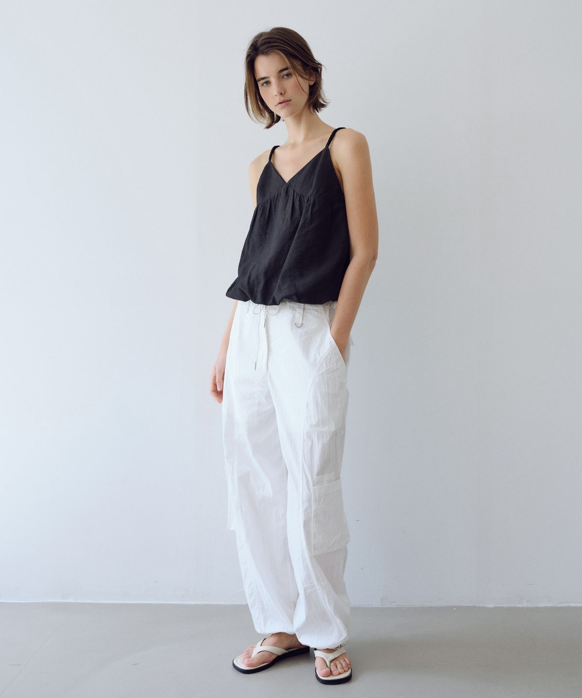 유라고(URAGO) Balloon sleeveless blouse