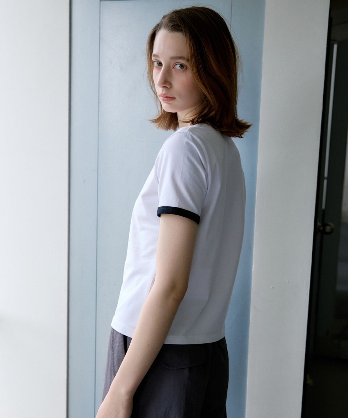 올리브 데 올리브(OLIVE DES OLIVE) 레터링 슬림핏 링거티 OH6ME4800