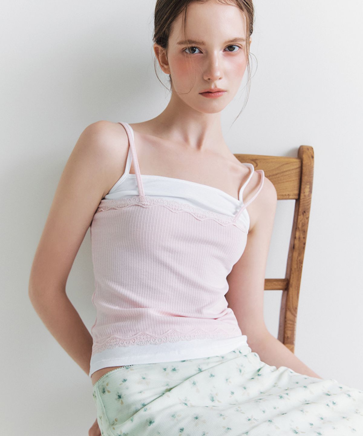 미쏘(MIXXO) 레이스 레이어드 나시 티셔츠_MIWHNG509A