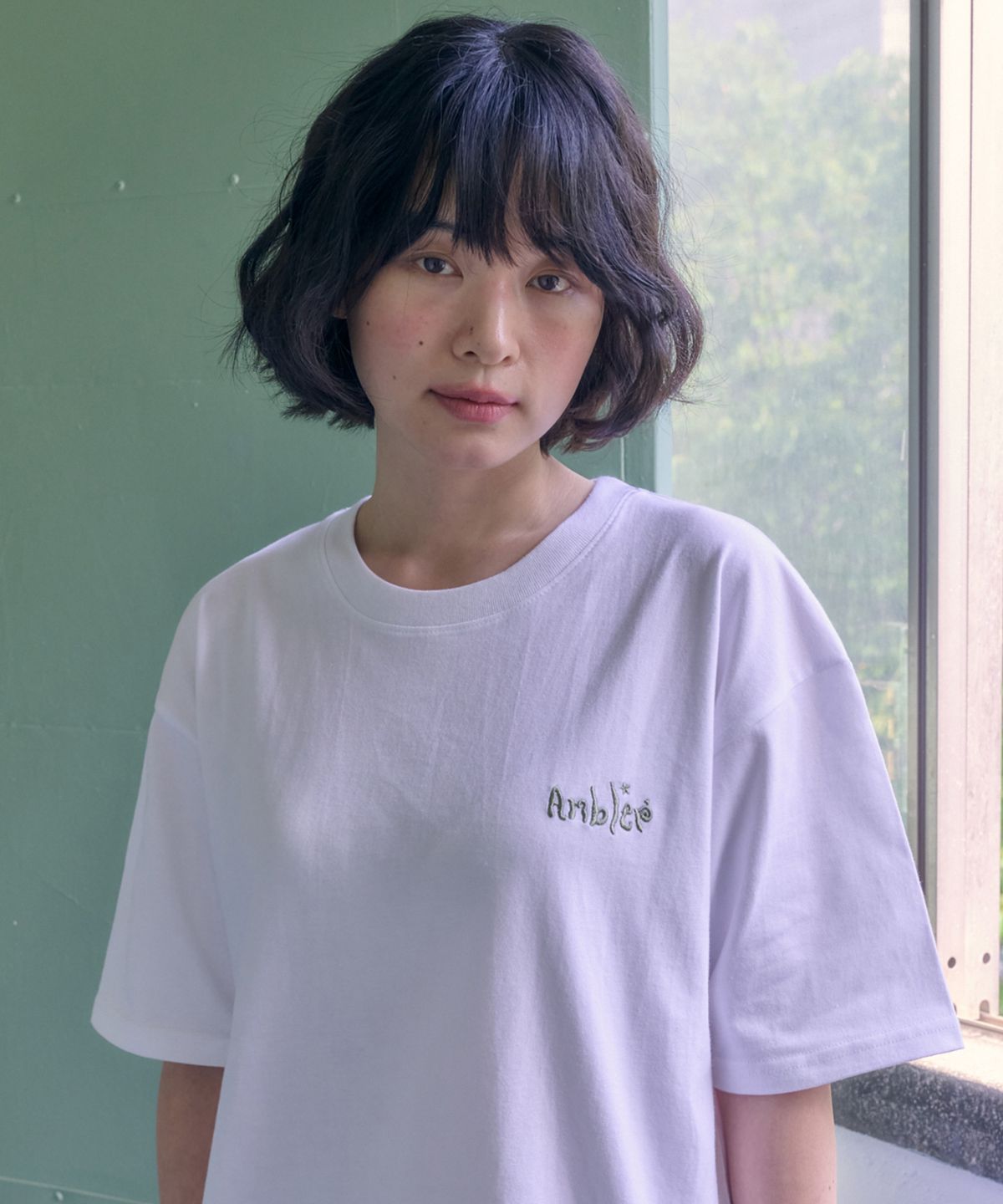 엠블러(AMBLER) Turtle 아플리케 자수 반팔 티셔츠 AS1321 (화이트)