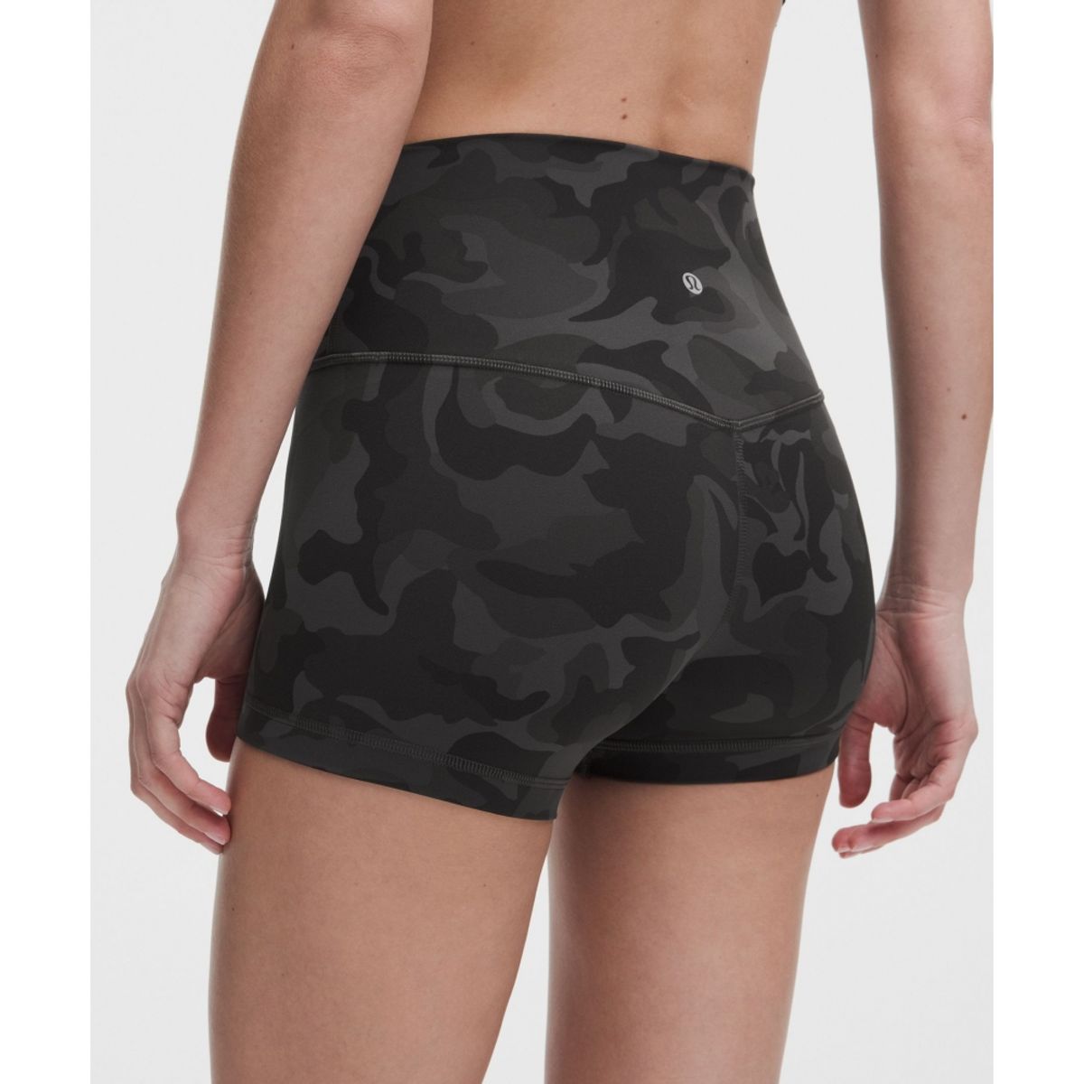룰루레몬(LULULEMON) Align No Line™ 하이라이즈 쇼츠 4inch  FBMC