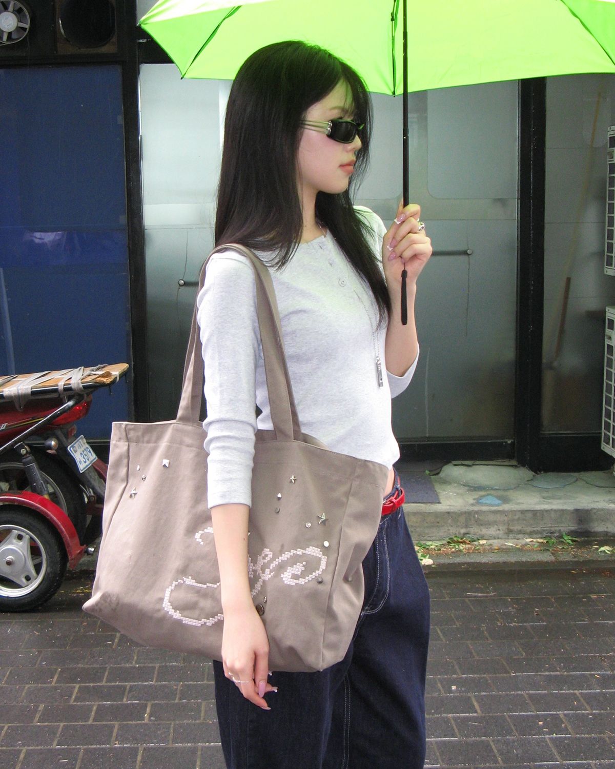 여밈(YEOMIM) [×윤비누] pixel bag (khaki)