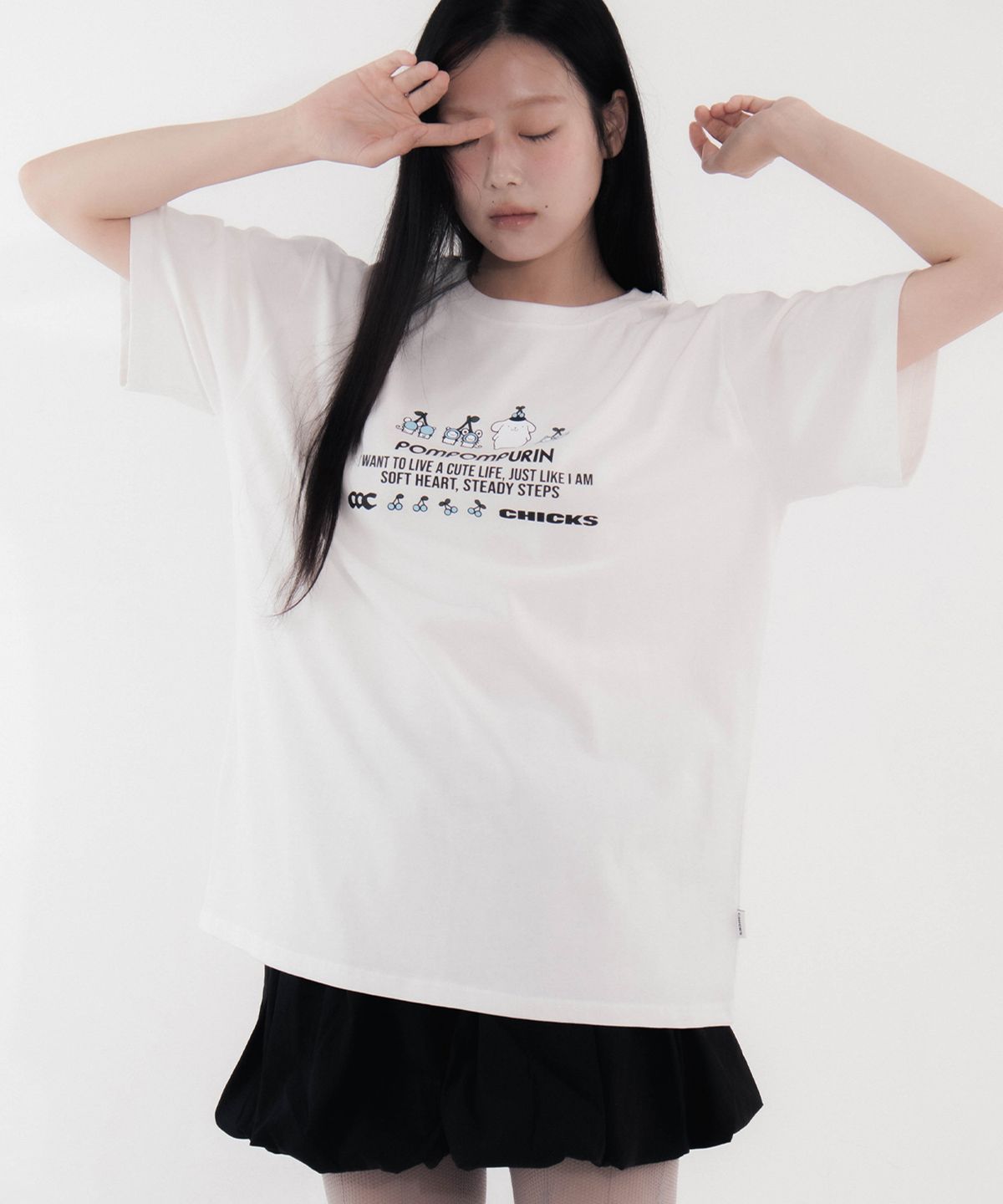 칙스(CHICKS) 폼폼푸린 스테디 오버 반팔 티셔츠 화이트