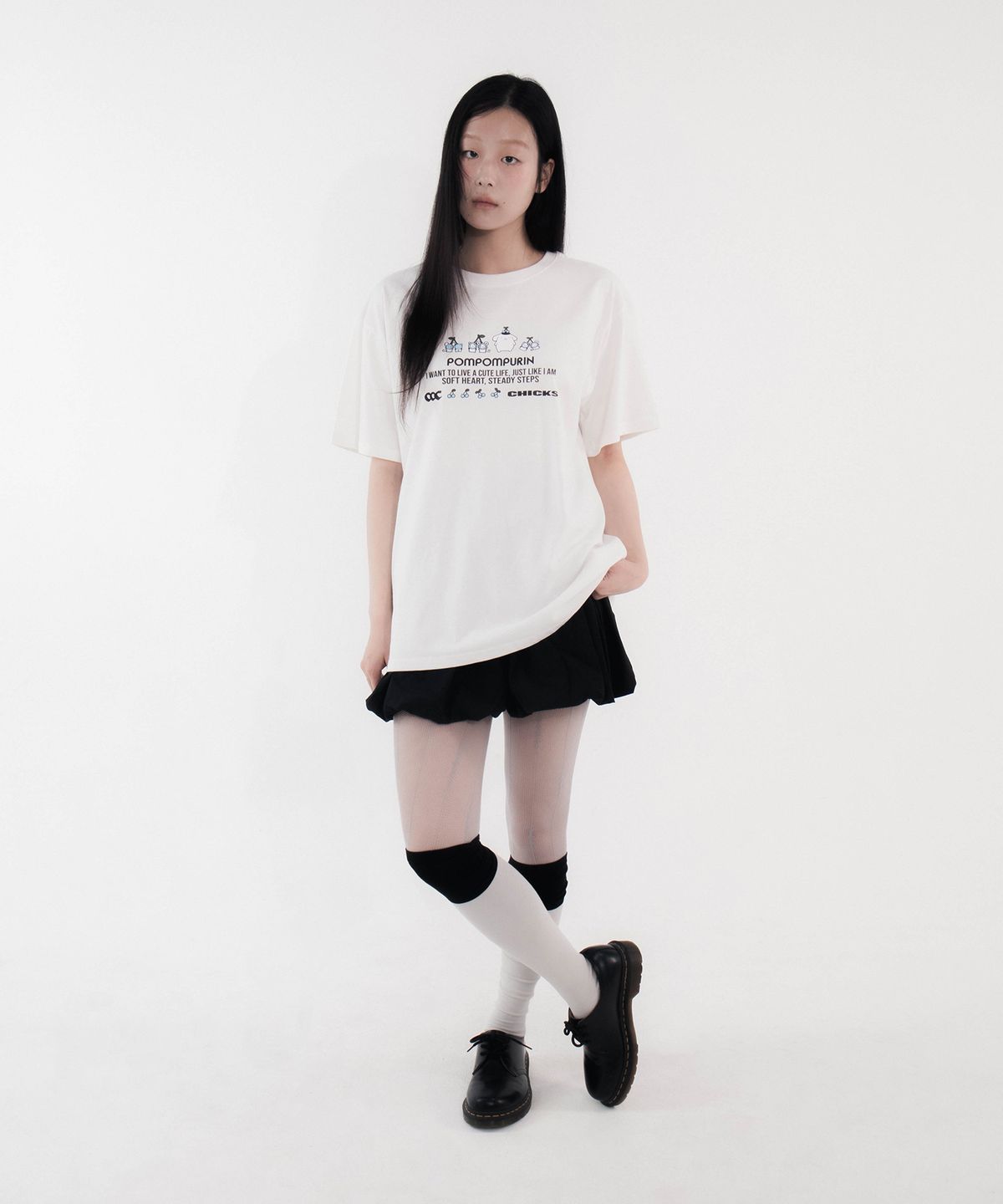 칙스(CHICKS) 폼폼푸린 스테디 오버 반팔 티셔츠 화이트