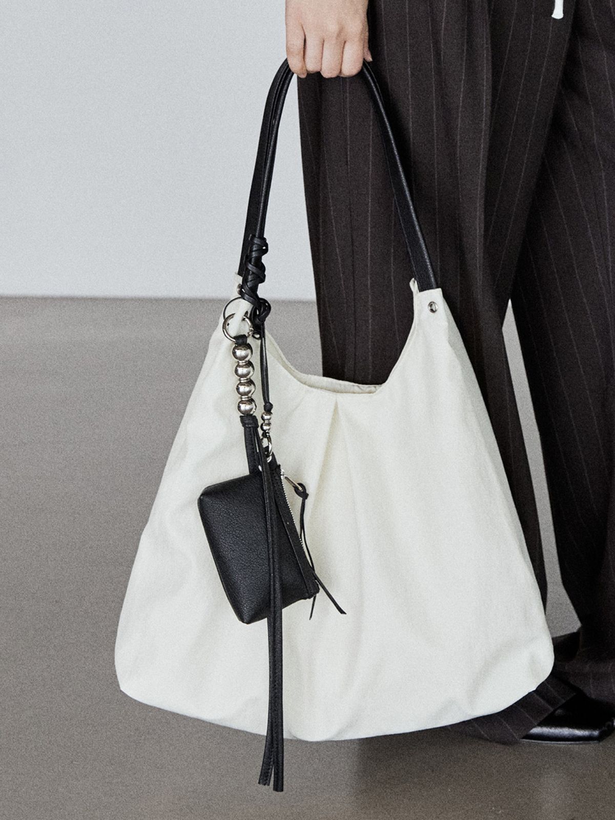 던팩토리(DAWN FACTORY) MERRY BAG NYLON IVORY 메리백 나일론 아이보리