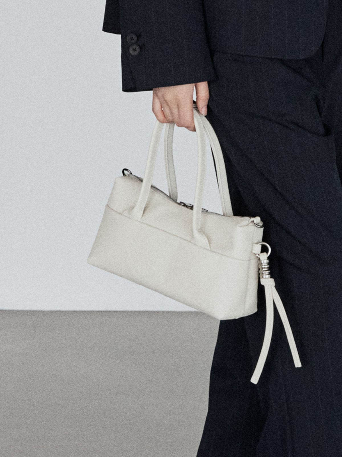 던팩토리(DAWN FACTORY) MARTIN BAG SMALL COW LEATHER IVORY 마틴백 스몰 소가죽 아이보리