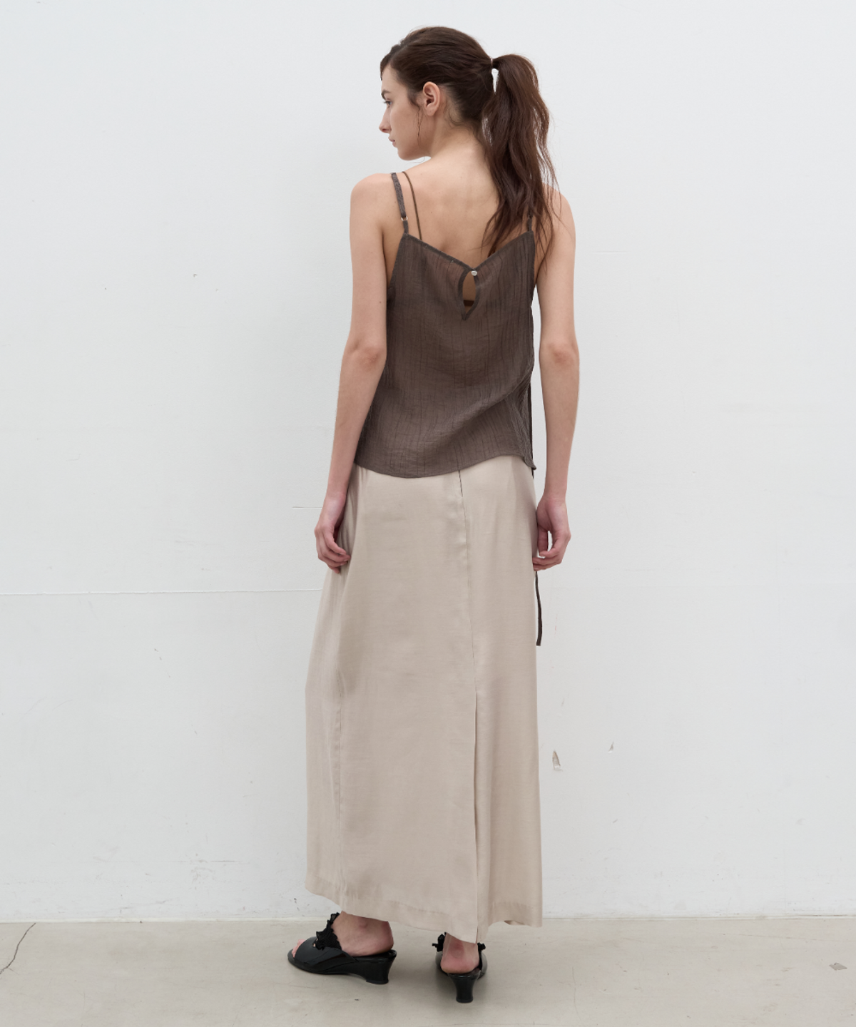 서란(SEORAN) A-Line Glossy Long Skirt_Beige