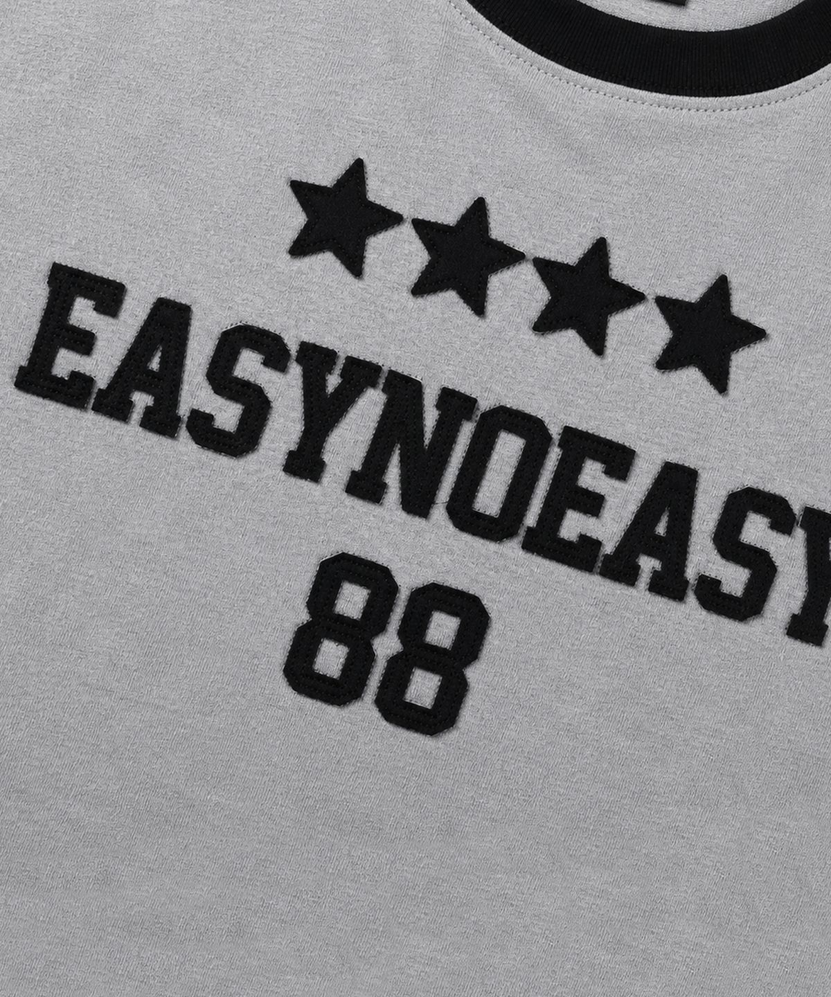 이지노이지(EASY NO EASY) 스타 넘버링 패치 링거 티셔츠 - 그레이