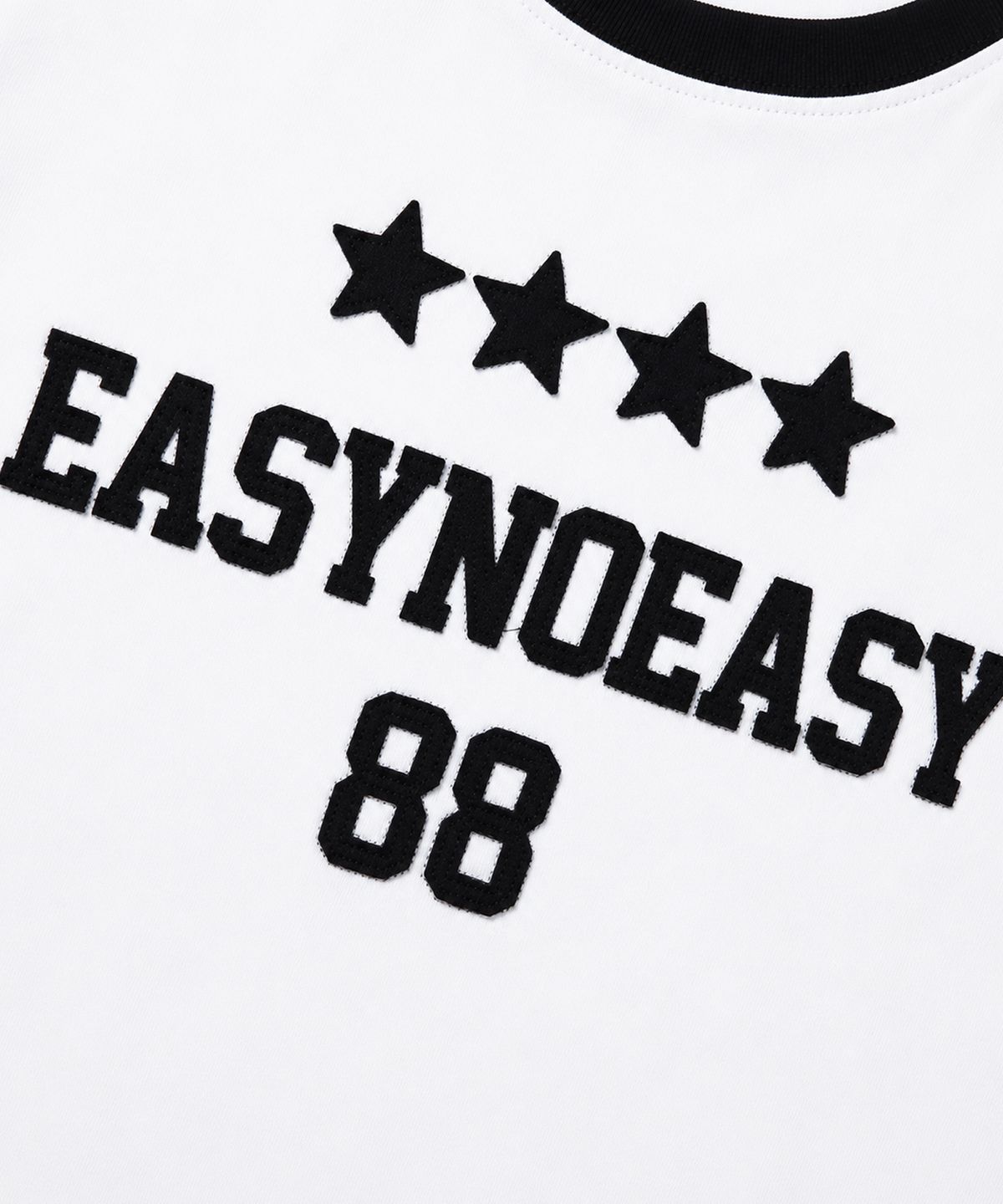 이지노이지(EASY NO EASY) 스타 넘버링 패치 링거 티셔츠 - 화이트