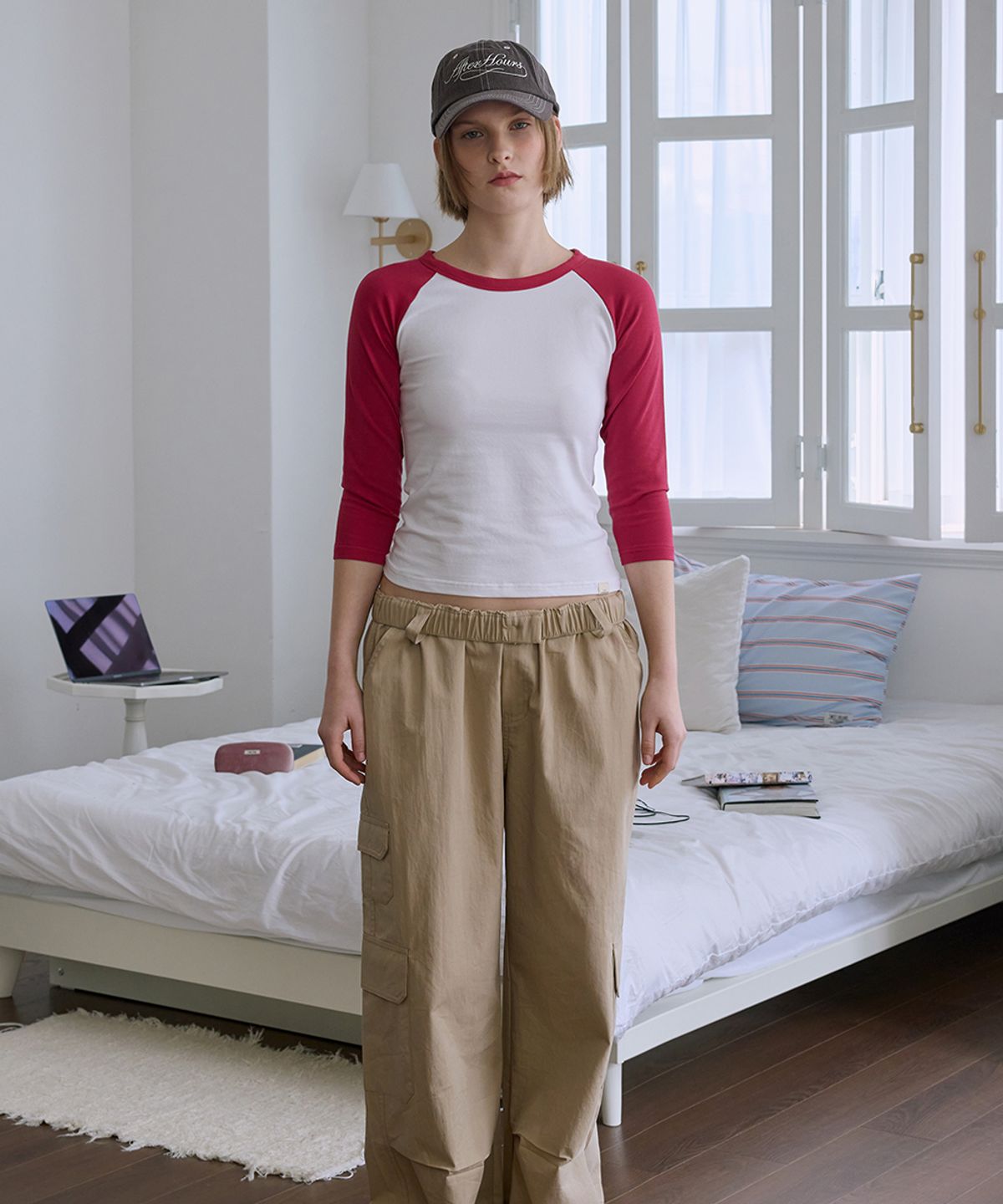 애프터아워즈(AFTERHOURS) ESSENTIAL 3/4 SLEEVE TOP (WHITE-RED)