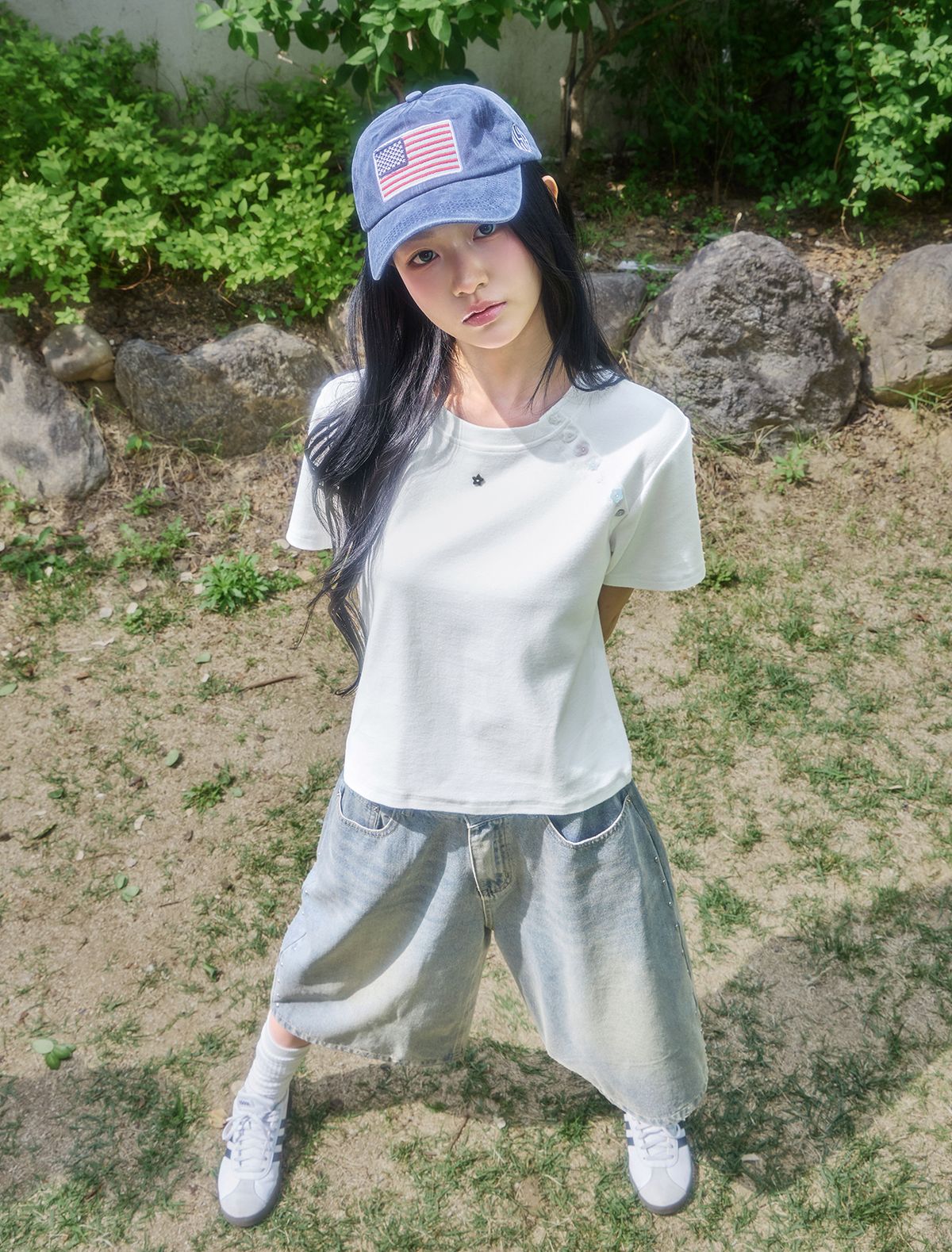 루프(LOOXP) 믹스 버튼 세미 슬림핏 반팔티 아이보리