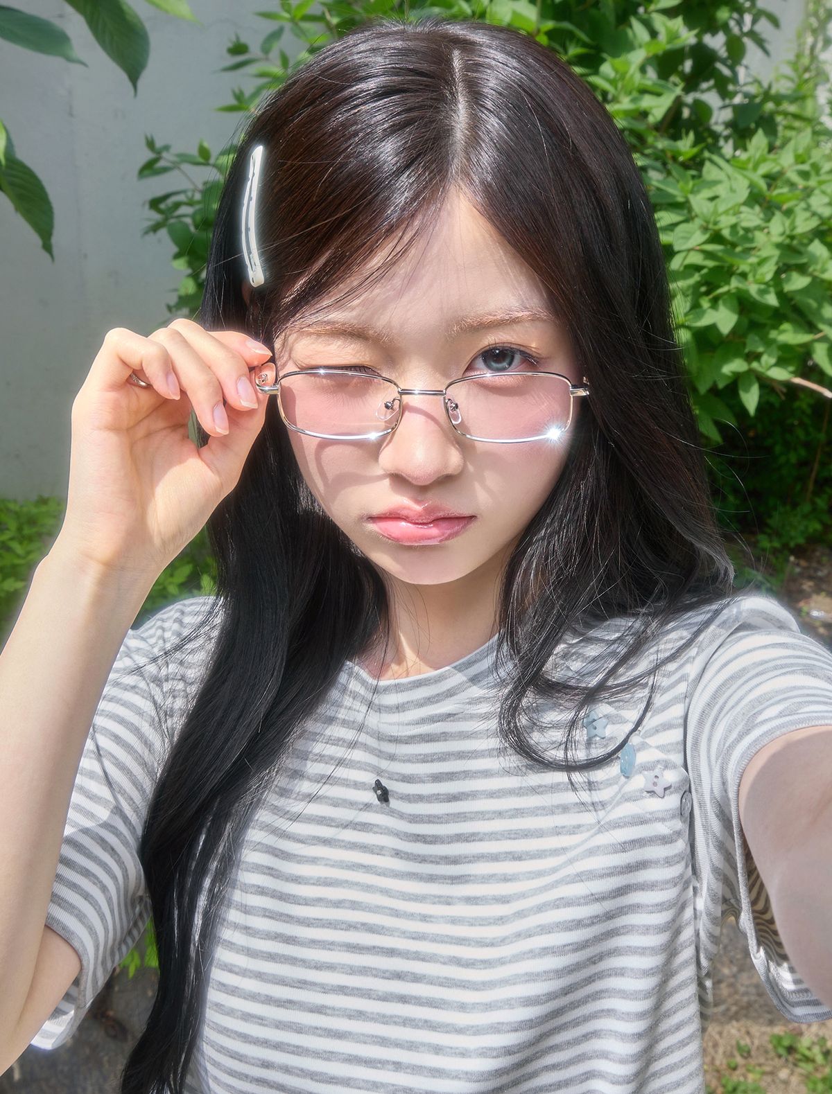 루프(LOOXP) 믹스 버튼 세미 슬림핏 반팔티 그레이/아이보리