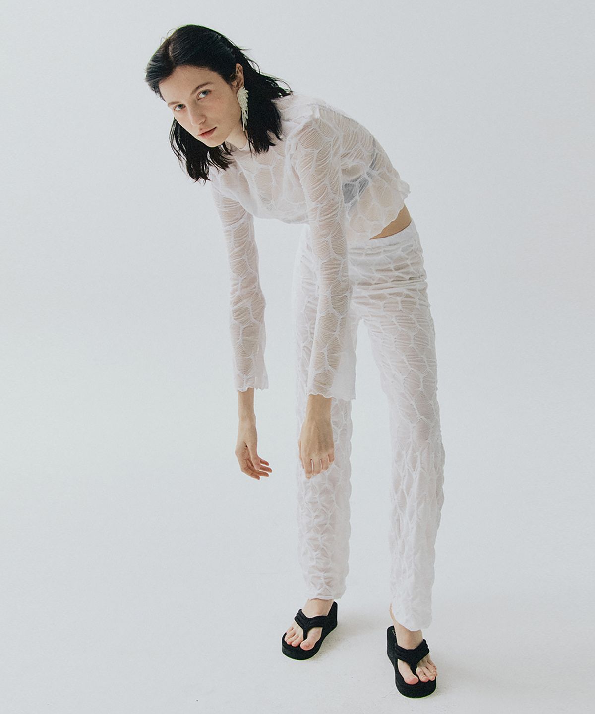 베데르미(VEDERMI) textured sheer banding pants (white)