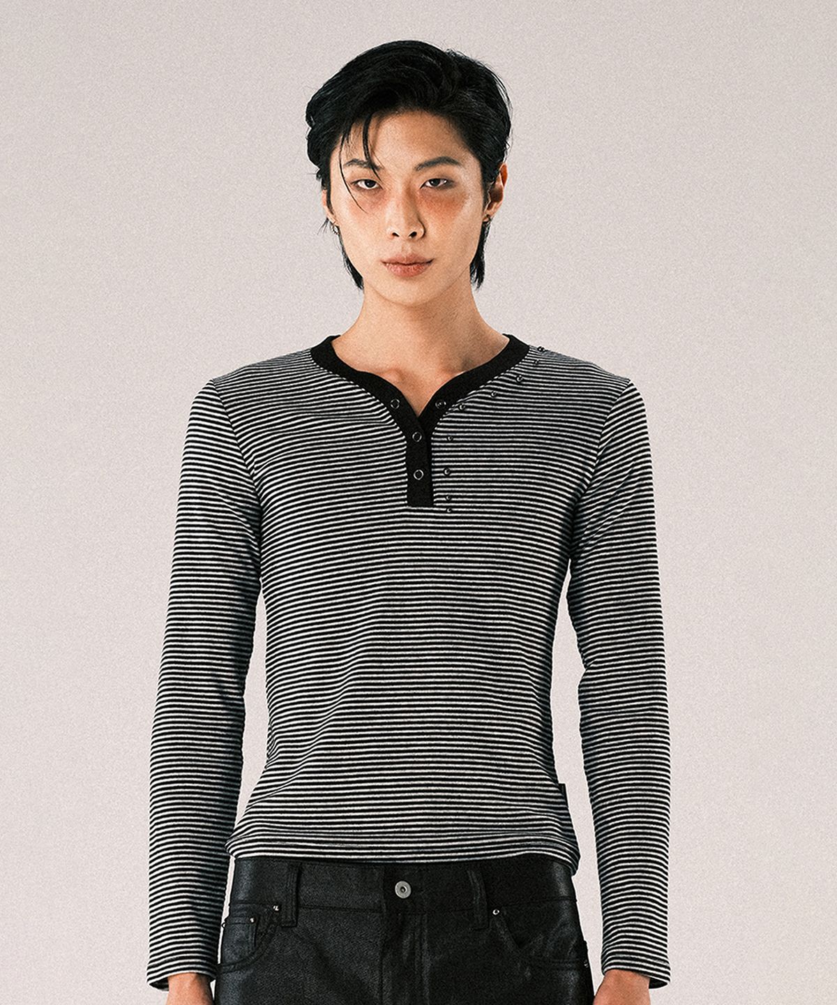 본바이한(BORNBYHAN) STUD NECKLINE STRIPE LONG SLEEVE BLACK