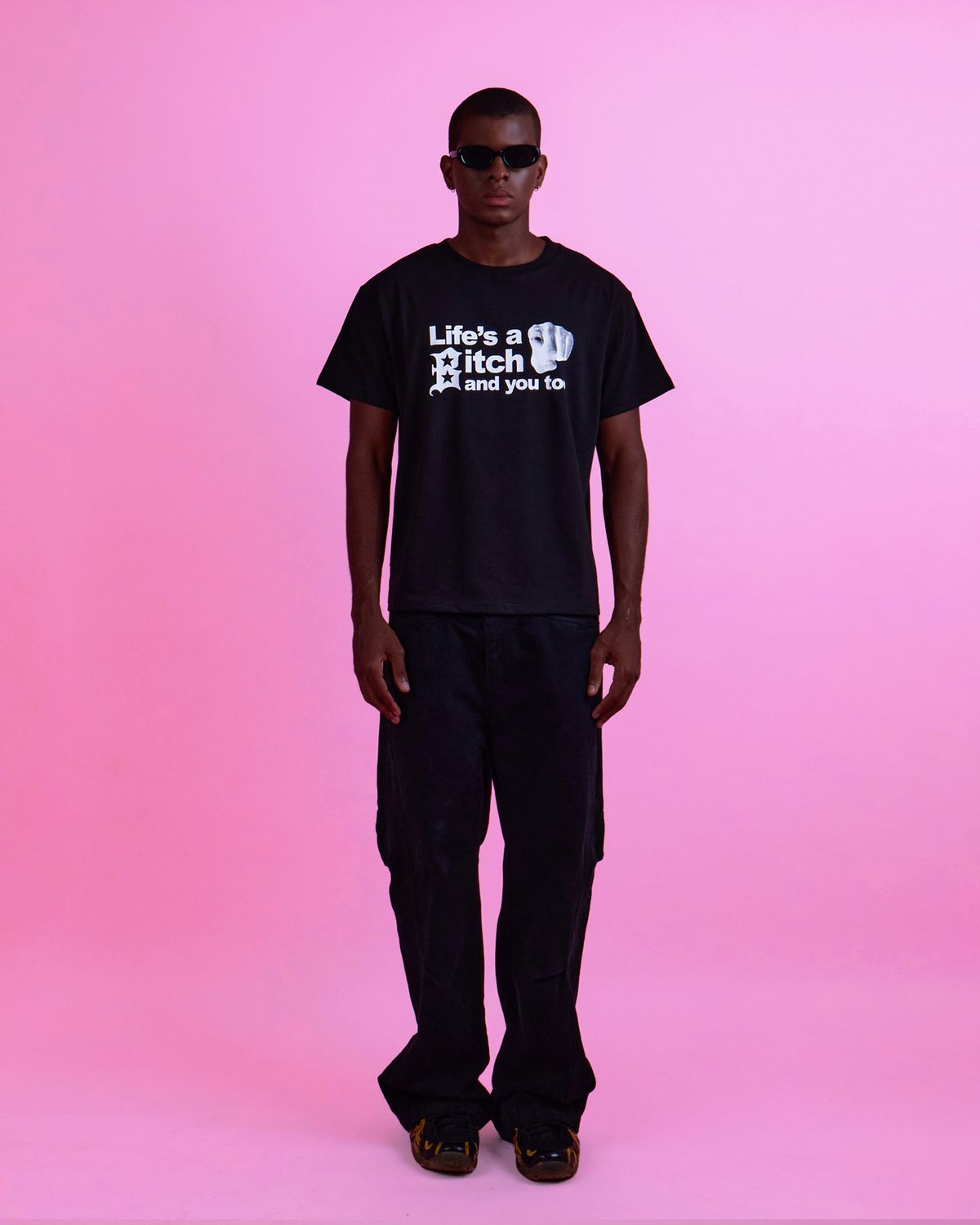 리브라이크디스(LLT) Life is a bitch SHORTSLEEVE BLACK