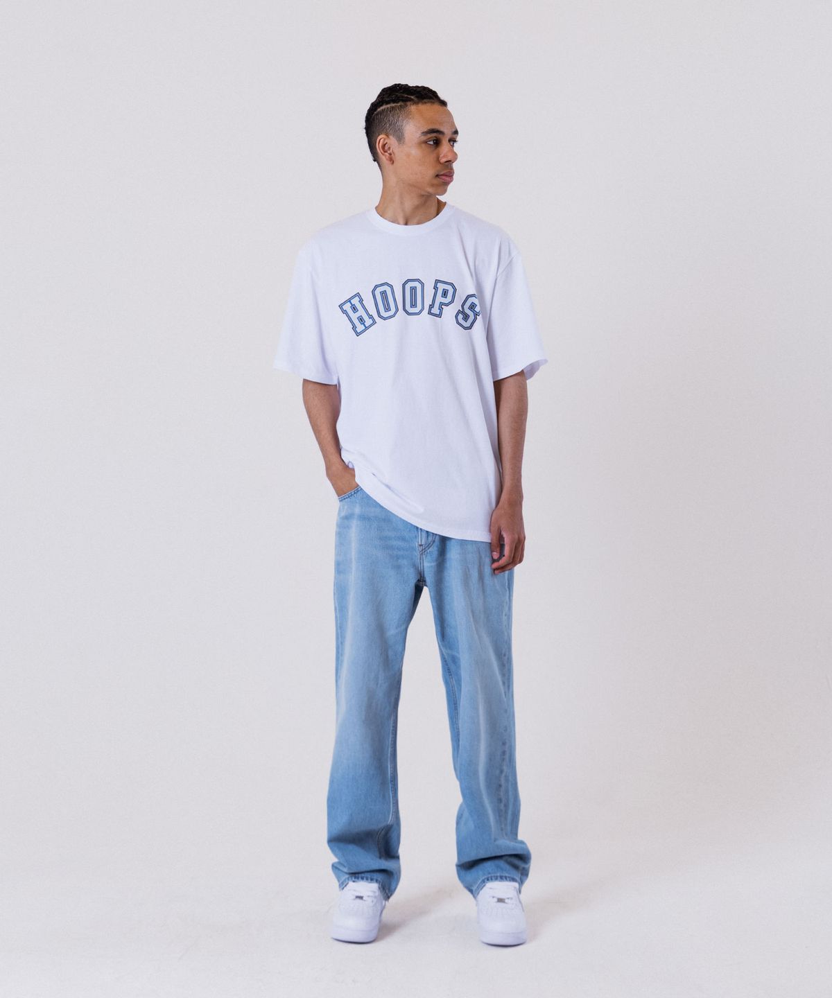 올데이훕스(ALL DAY HOOPS) 훕스 바시티로고 오버핏 반팔 티셔츠 화이트