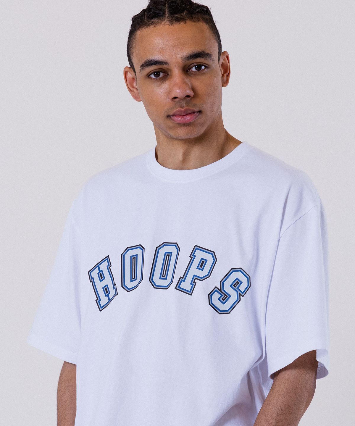 올데이훕스(ALL DAY HOOPS) 훕스 바시티로고 오버핏 반팔 티셔츠 화이트