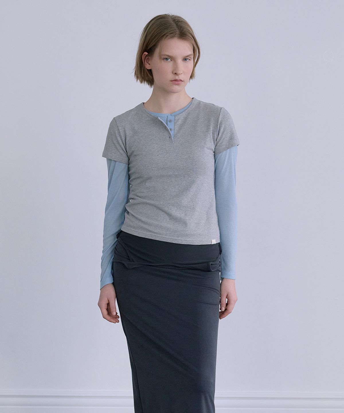 애프터아워즈(AFTERHOURS) COLOR HENLEY NECK HALF-TOP (MELANGE GREY)