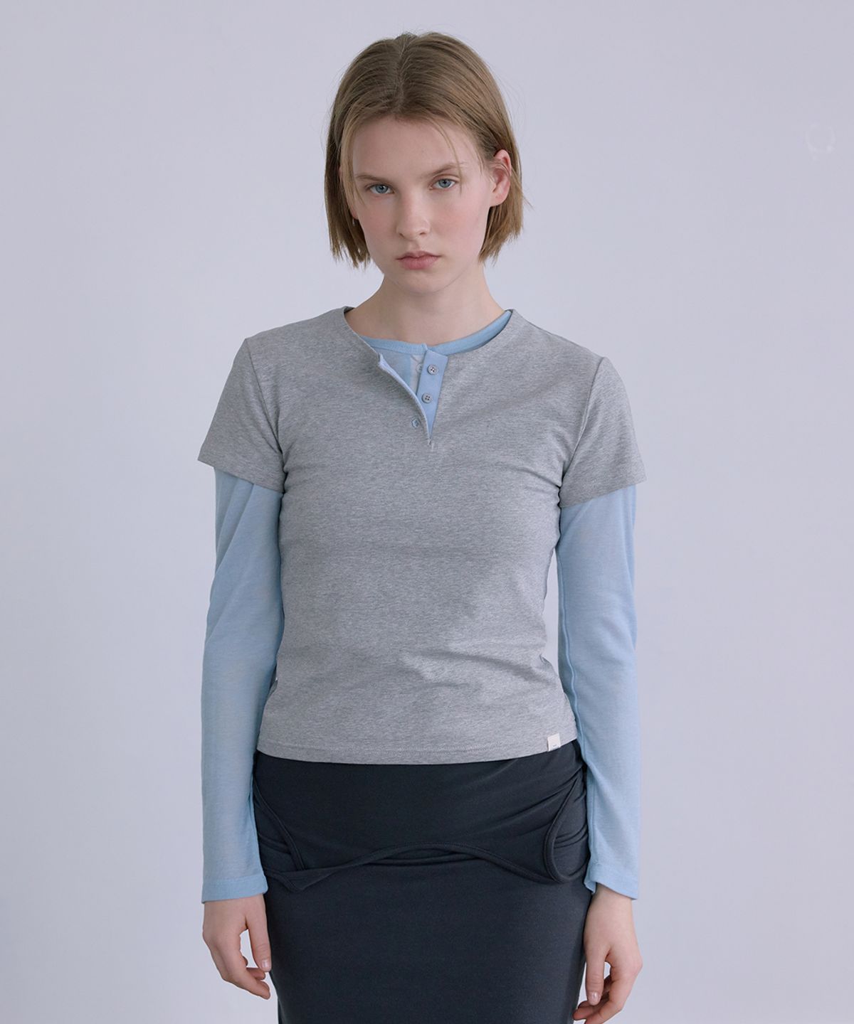 애프터아워즈(AFTERHOURS) COLOR HENLEY NECK HALF-TOP (MELANGE GREY)