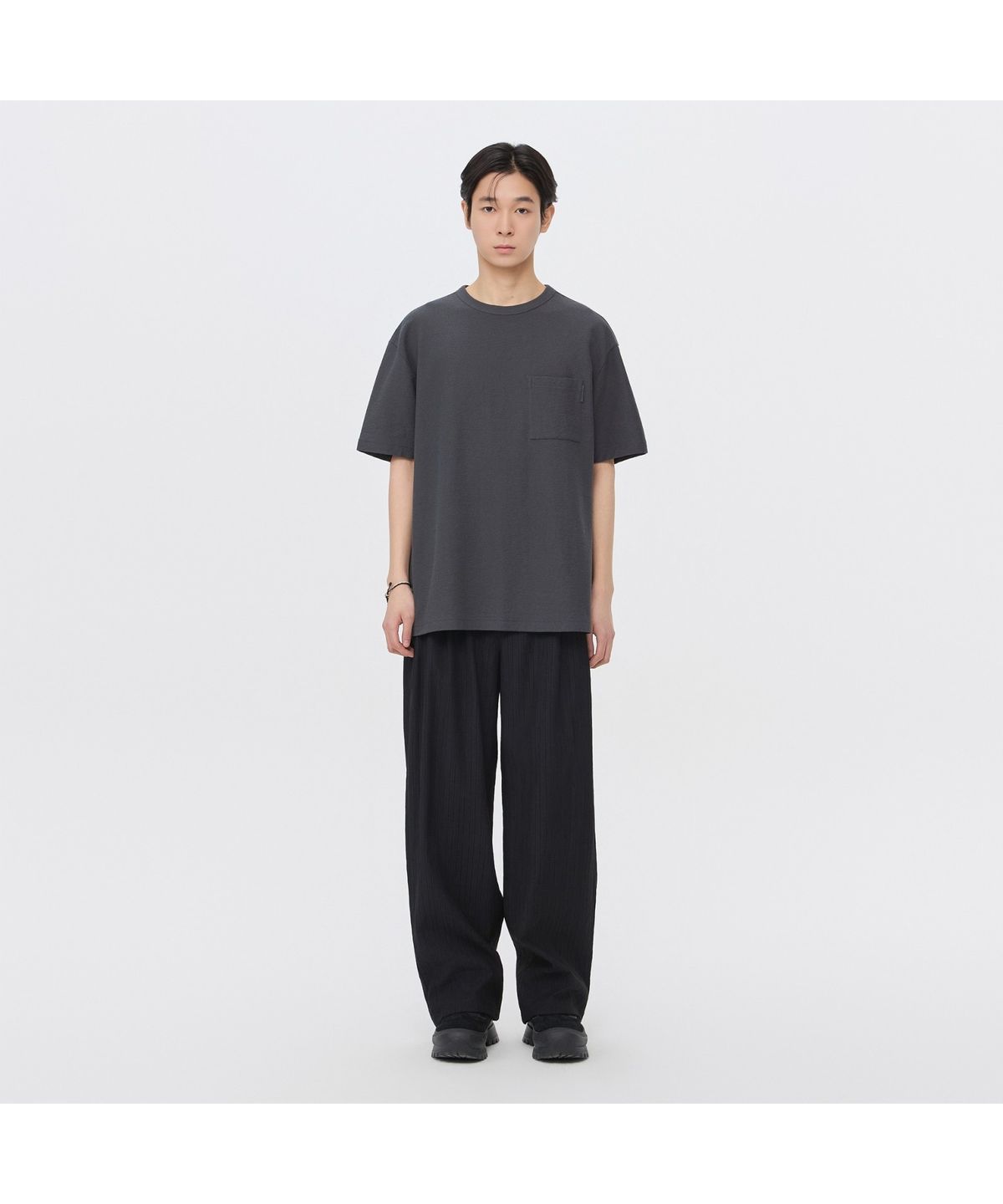 커스텀멜로우(CUSTOMELLOW) Navy Loose Fit Tucked Pleats Pants CWPAM26432NYD