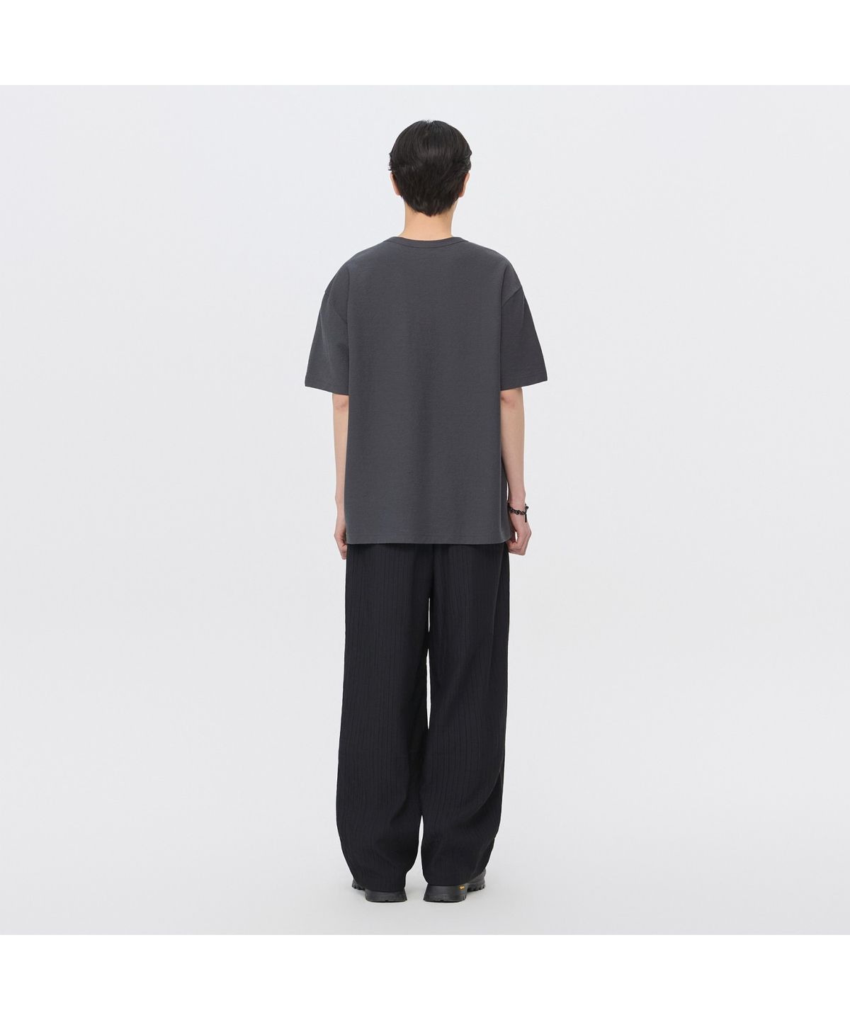 커스텀멜로우(CUSTOMELLOW) Navy Loose Fit Tucked Pleats Pants CWPAM26432NYD