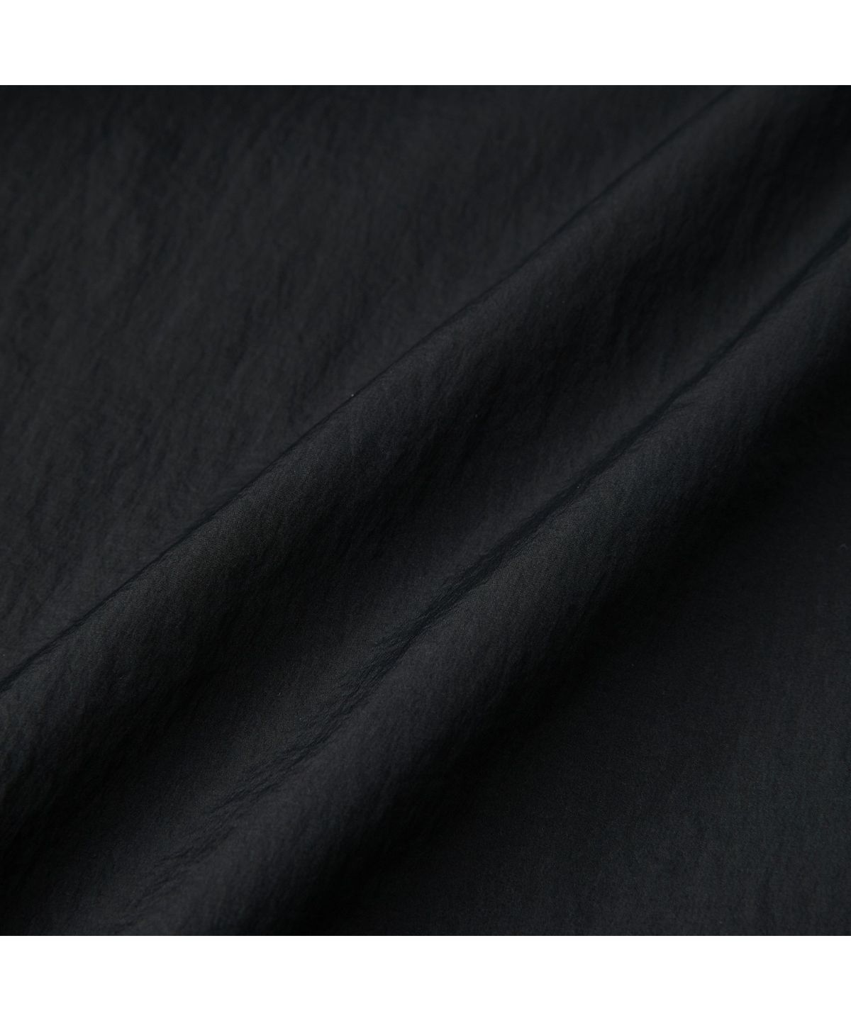 커스텀멜로우(CUSTOMELLOW) Black Incision Parachute Pants CWPAM26352BKX