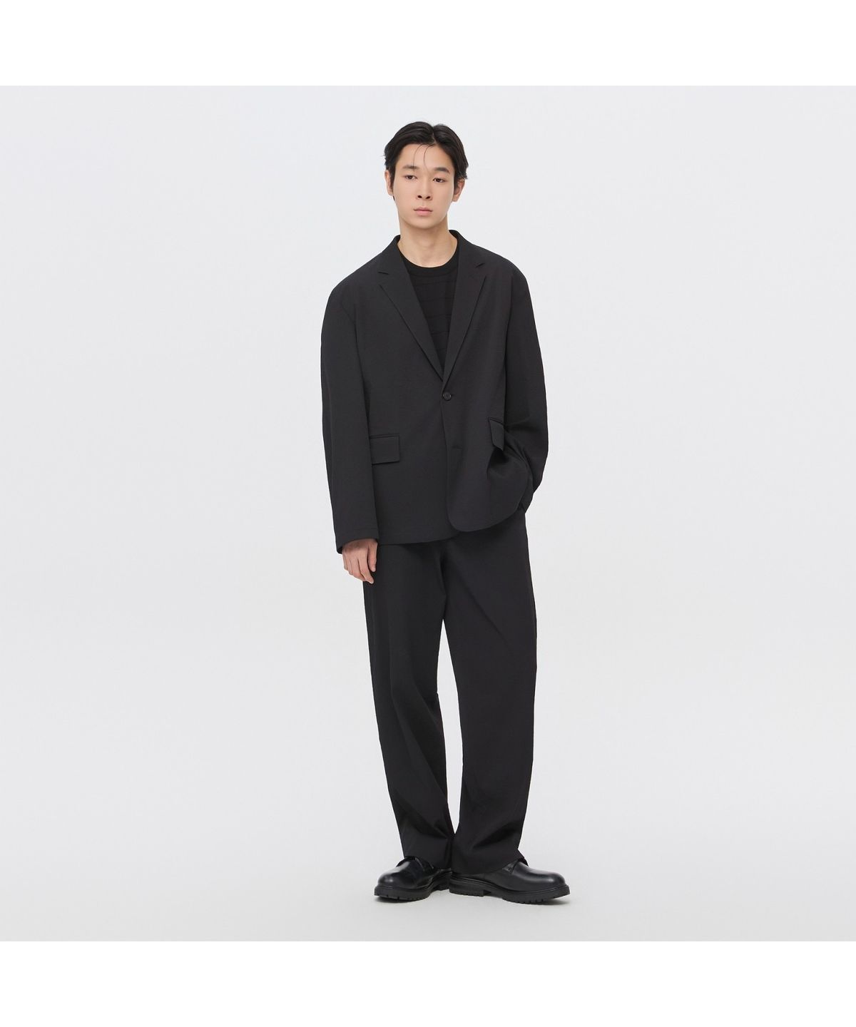 커스텀멜로우(CUSTOMELLOW) [Essentials] Black Loose Fit Pleats Setup Pants C9PAM26422BKX